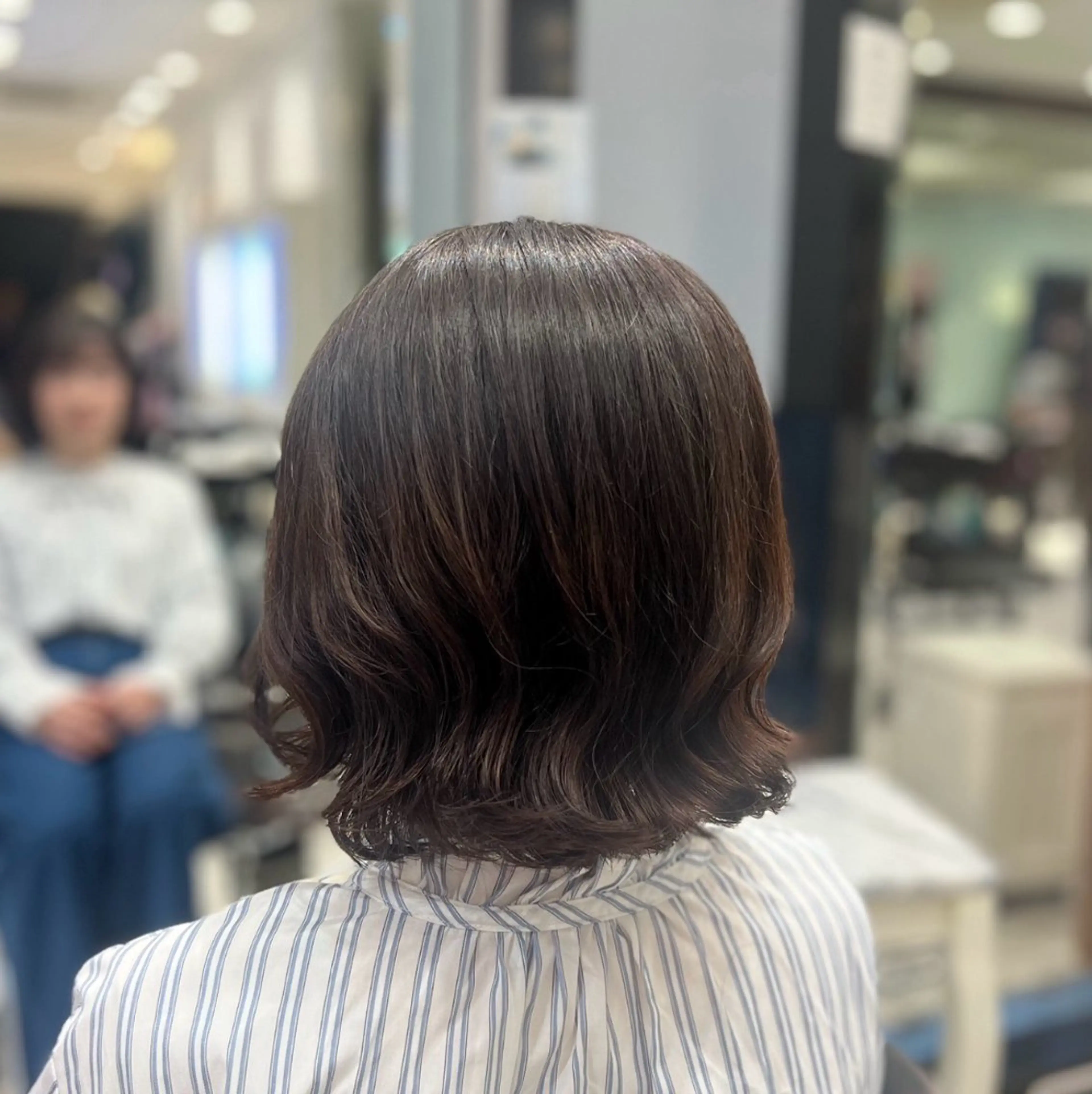 ミディアム パーマ カット パーマ コテ巻きパーマ💙 シノヤユイのヘアスタイル