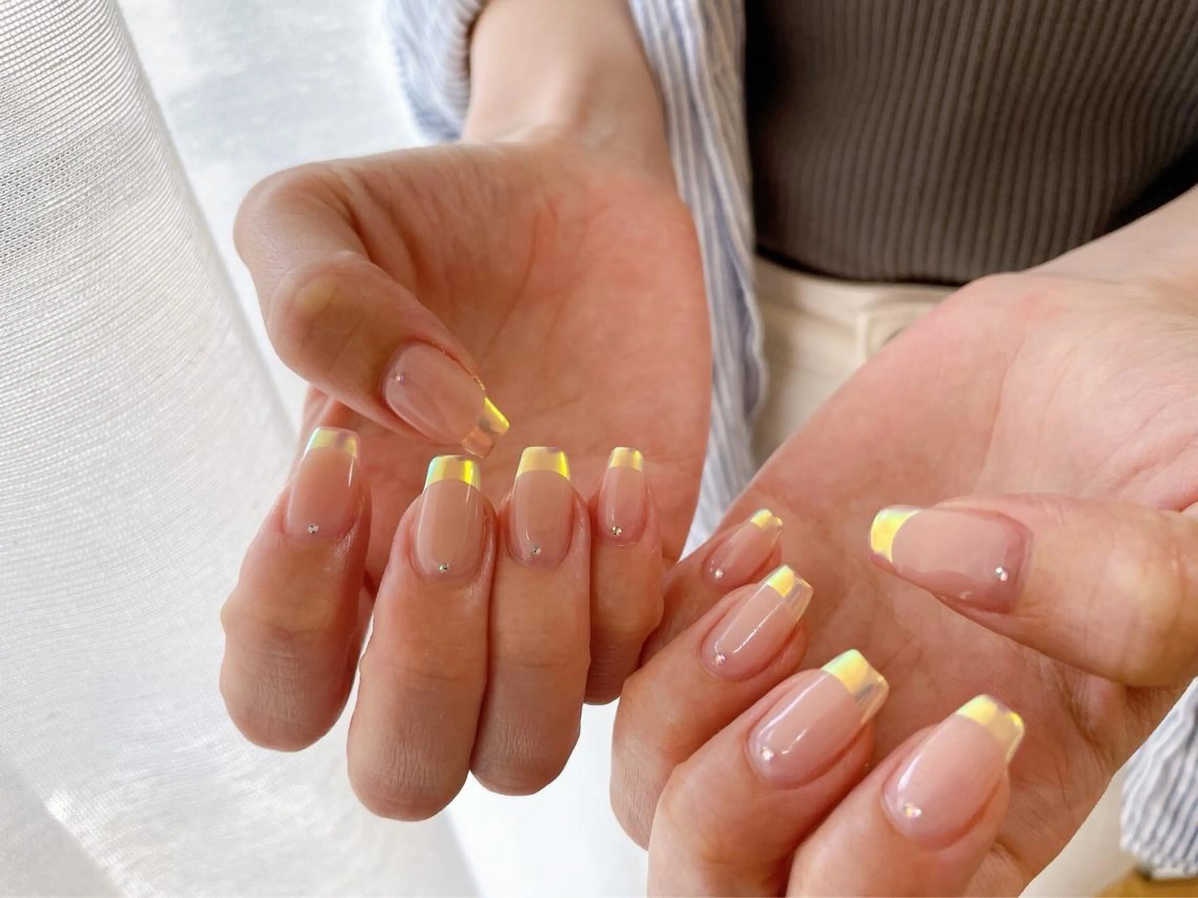 ネイル オーロラネイル フレンチネイル ハンドネイル kiki nail &brow二子玉川の眉毛・アイブロウイメージ