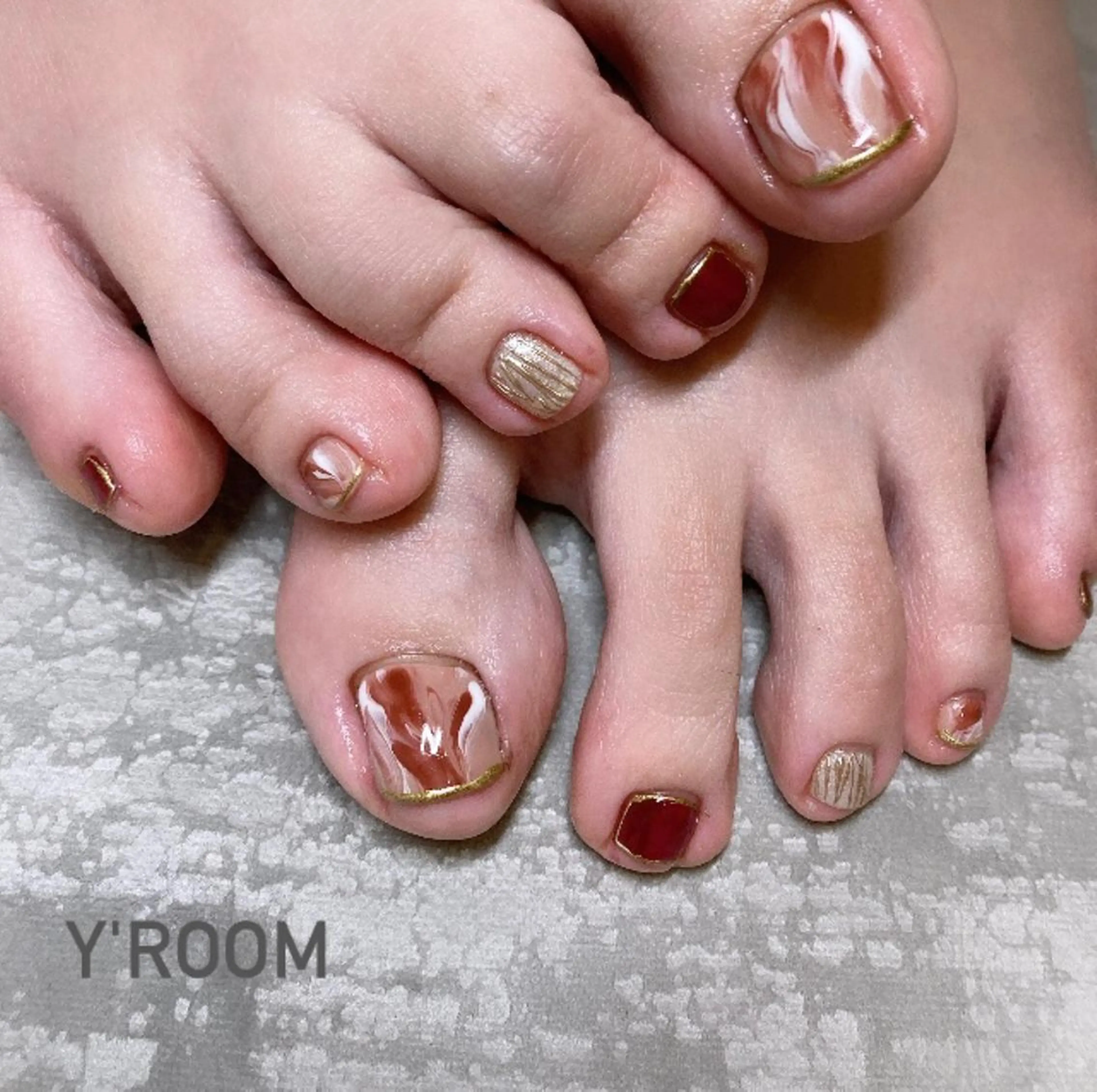 ネイル オーロラネイル フラッシュネイル フットネイル ジェルネイル 氷ネイル・うるうるネイル YUKA （ネイリスト）のネイルデザイン