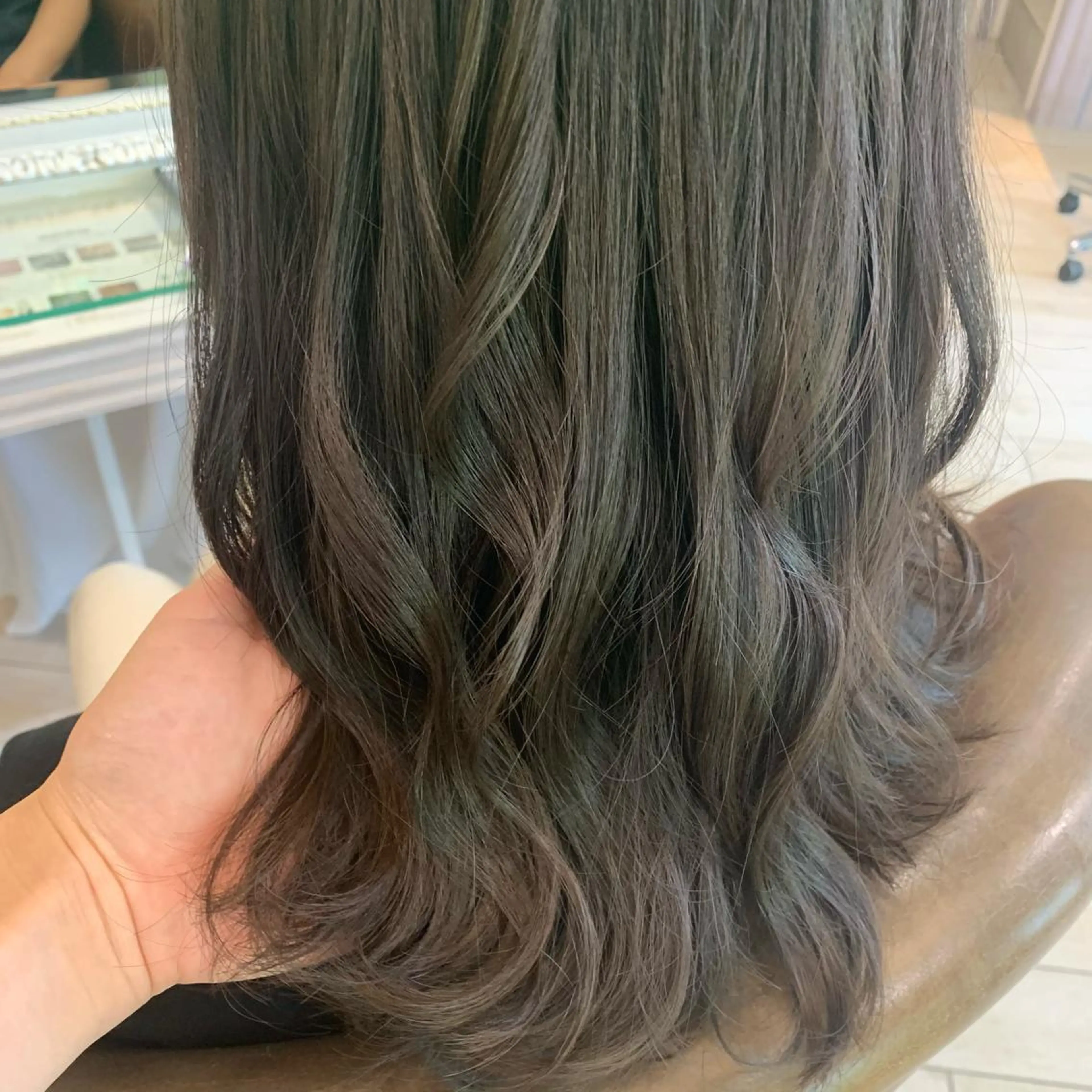 カラー カット ヘアカラー トリートメント メンズパーマ特化🔥 ツイスパ/シャドウのヘアスタイル