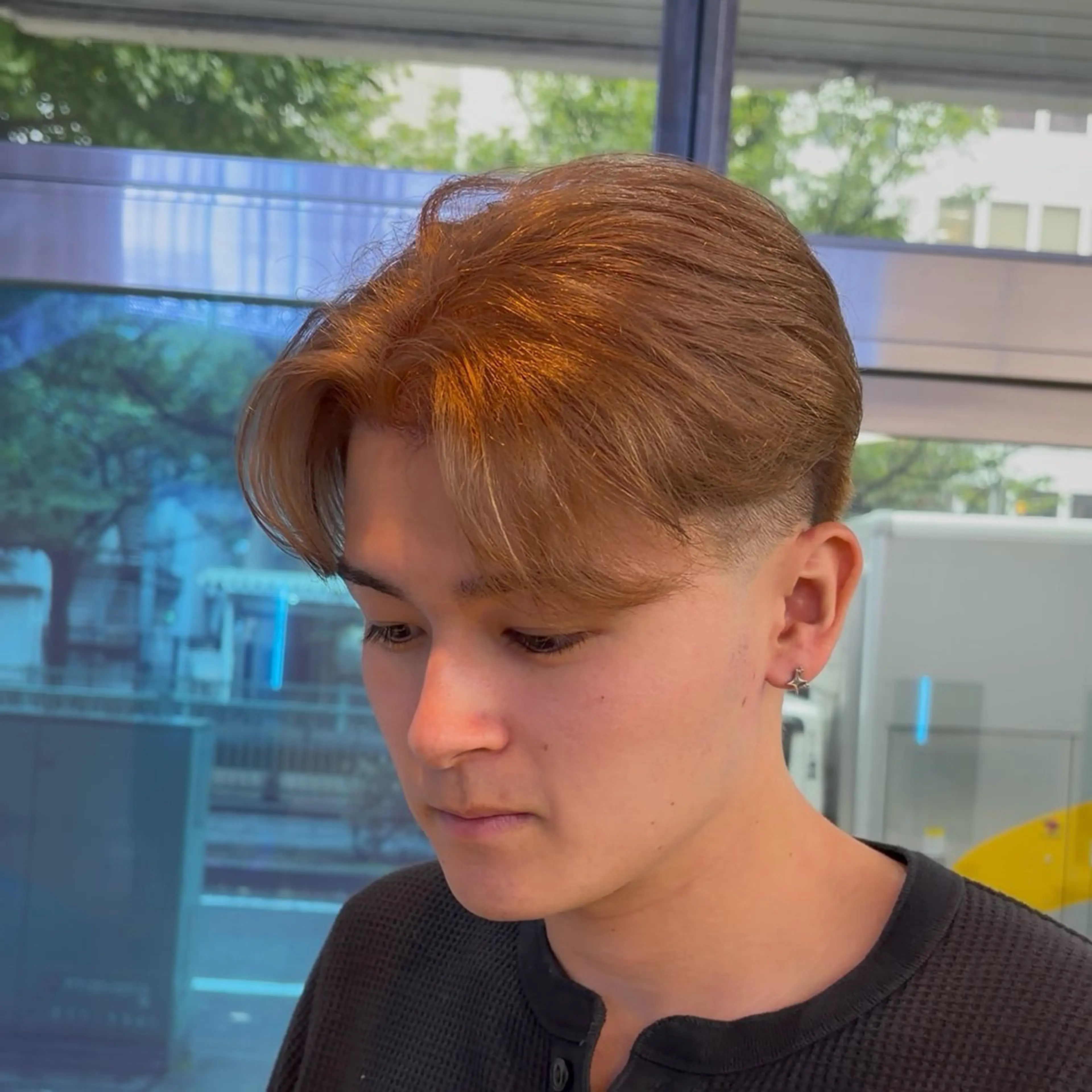 カラー メンズ メンズブリーチ ブリーチ 透明感カラー 外国人風カラー カット ヘアカラー メンズセンターパート 外人風ヘア/KOTAのヘアスタイル