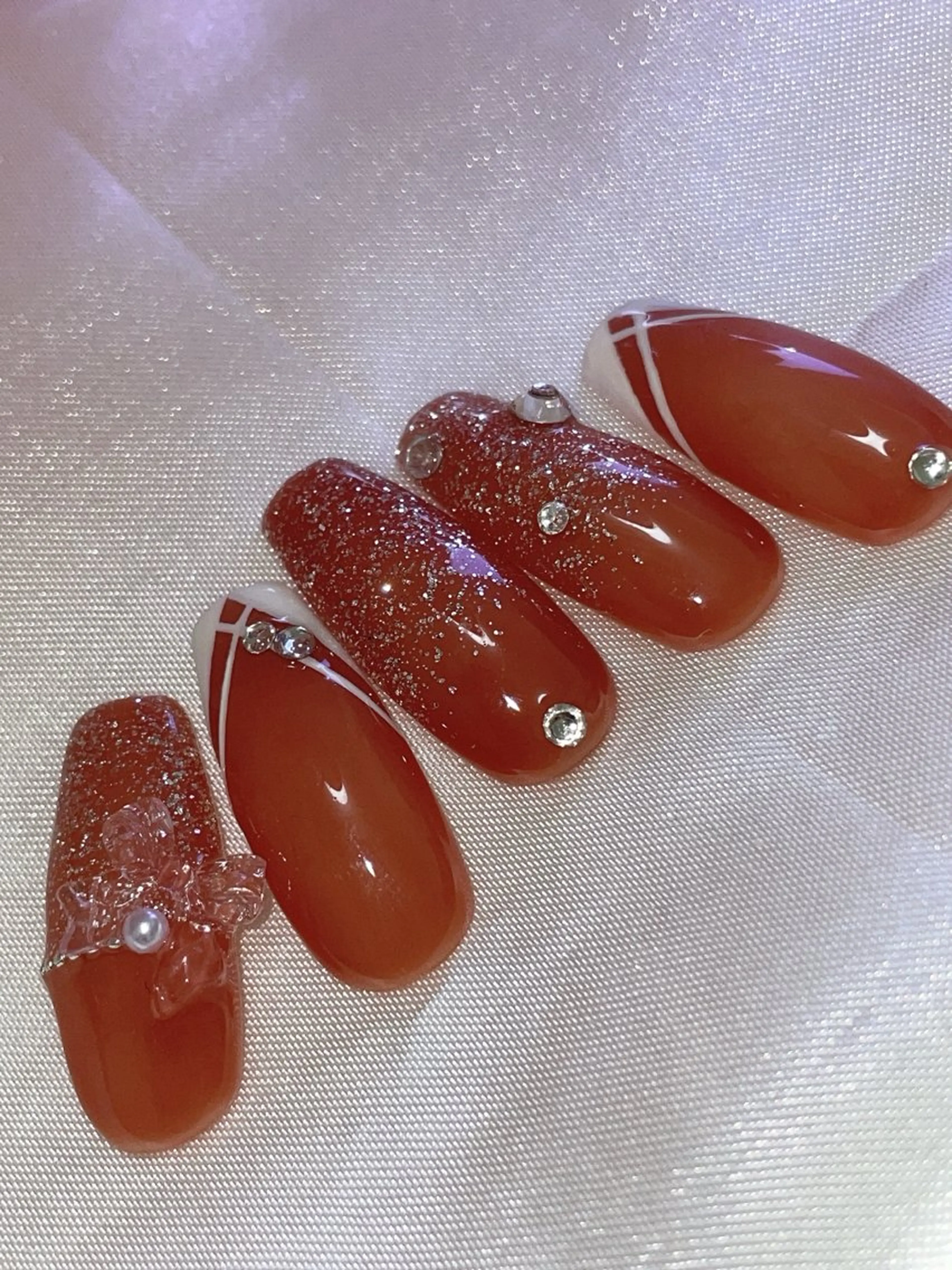 ネイル フラッシュネイル ラメ(グリッター) ラメグラデーション リボン ネイルチップ BavardageNail所属・Bavardage Nailのネイルデザイン