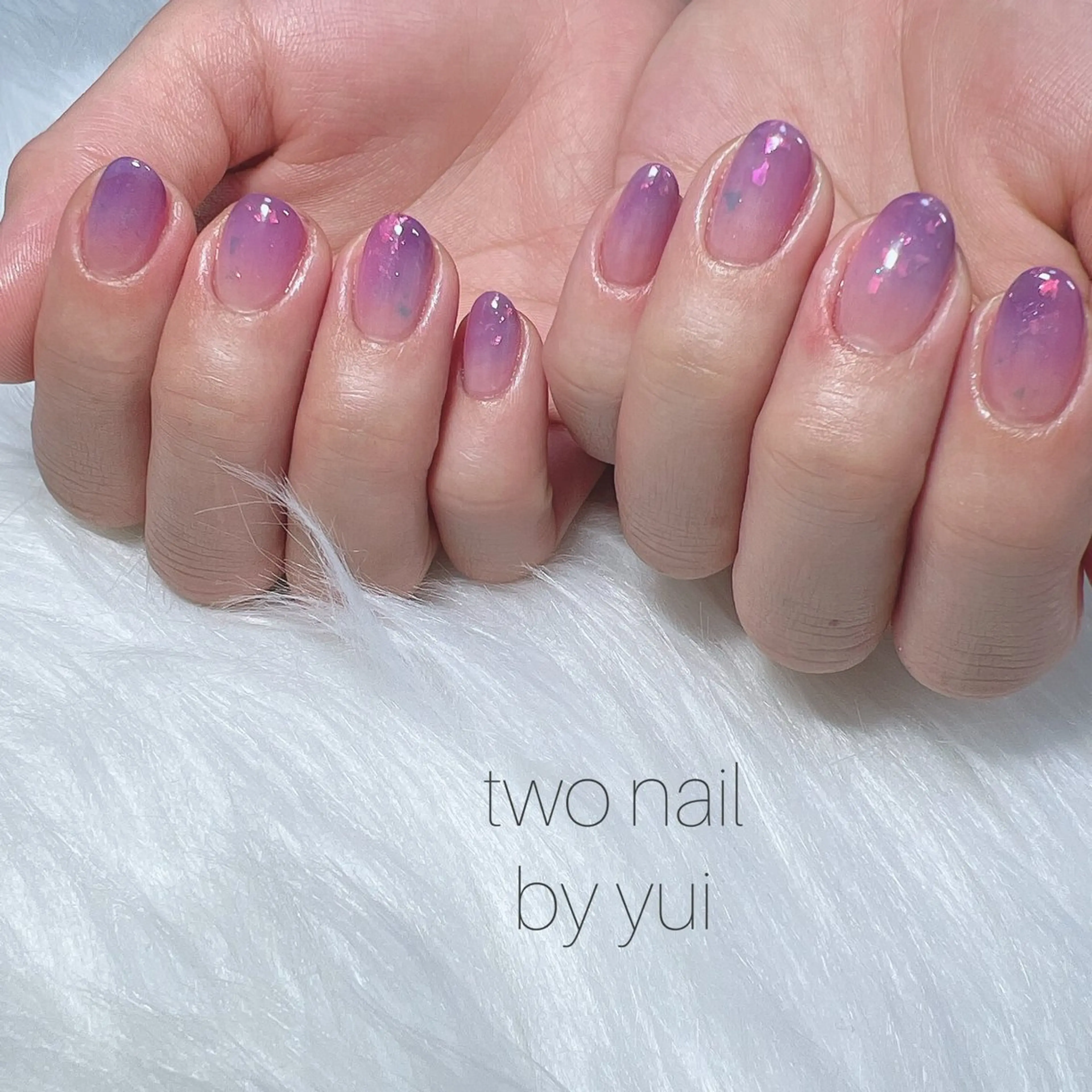 ネイル オーロラネイル キラキラネイル ネイルチップ ホワイト ハンドネイル two nailのネイルデザイン