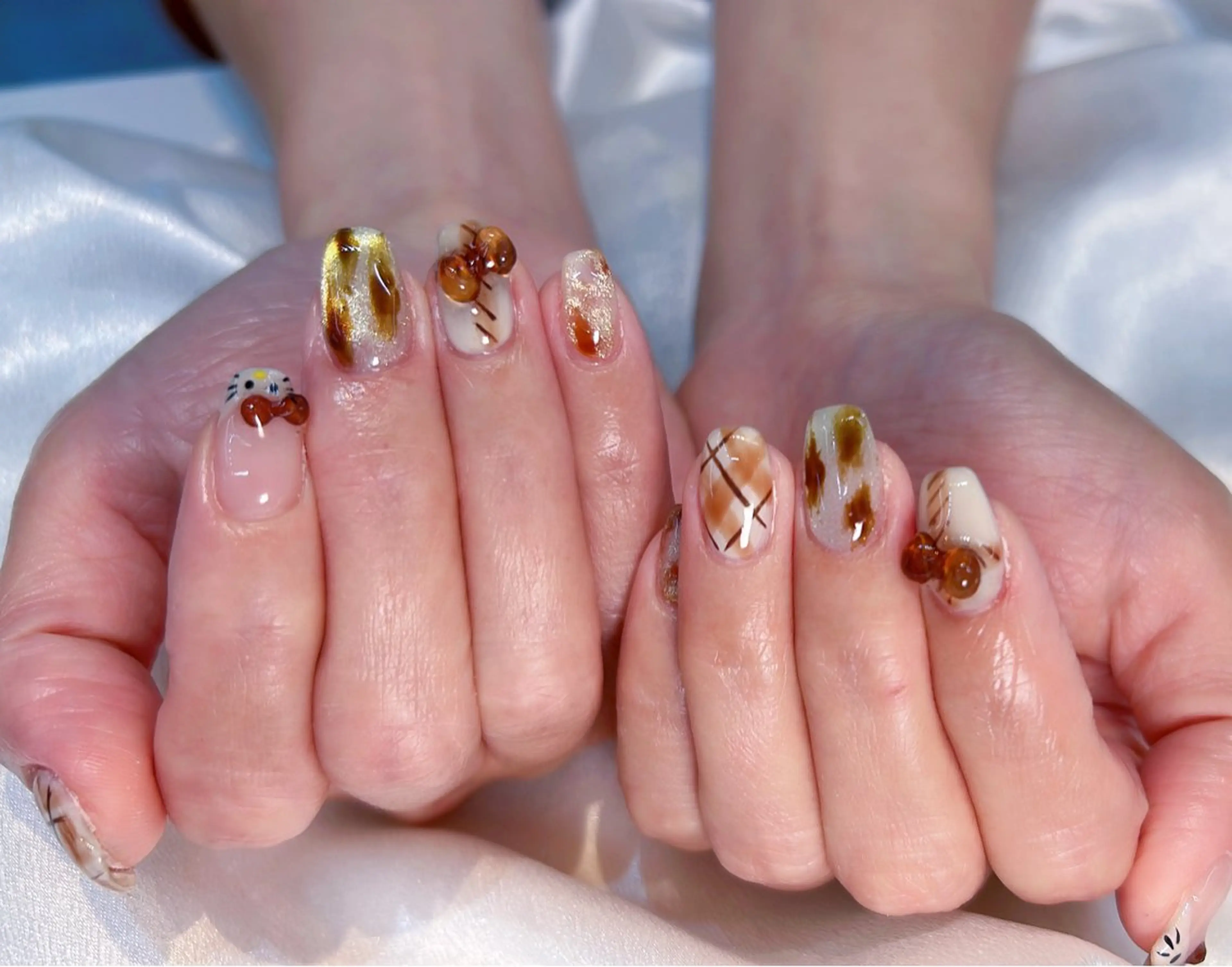 ネイル アートネイル チークネイル 長さ出し フットネイル ジェルネイル ハンドネイル ハンドケア ラッキーネイルサロン 西川口東口店のネイルデザイン