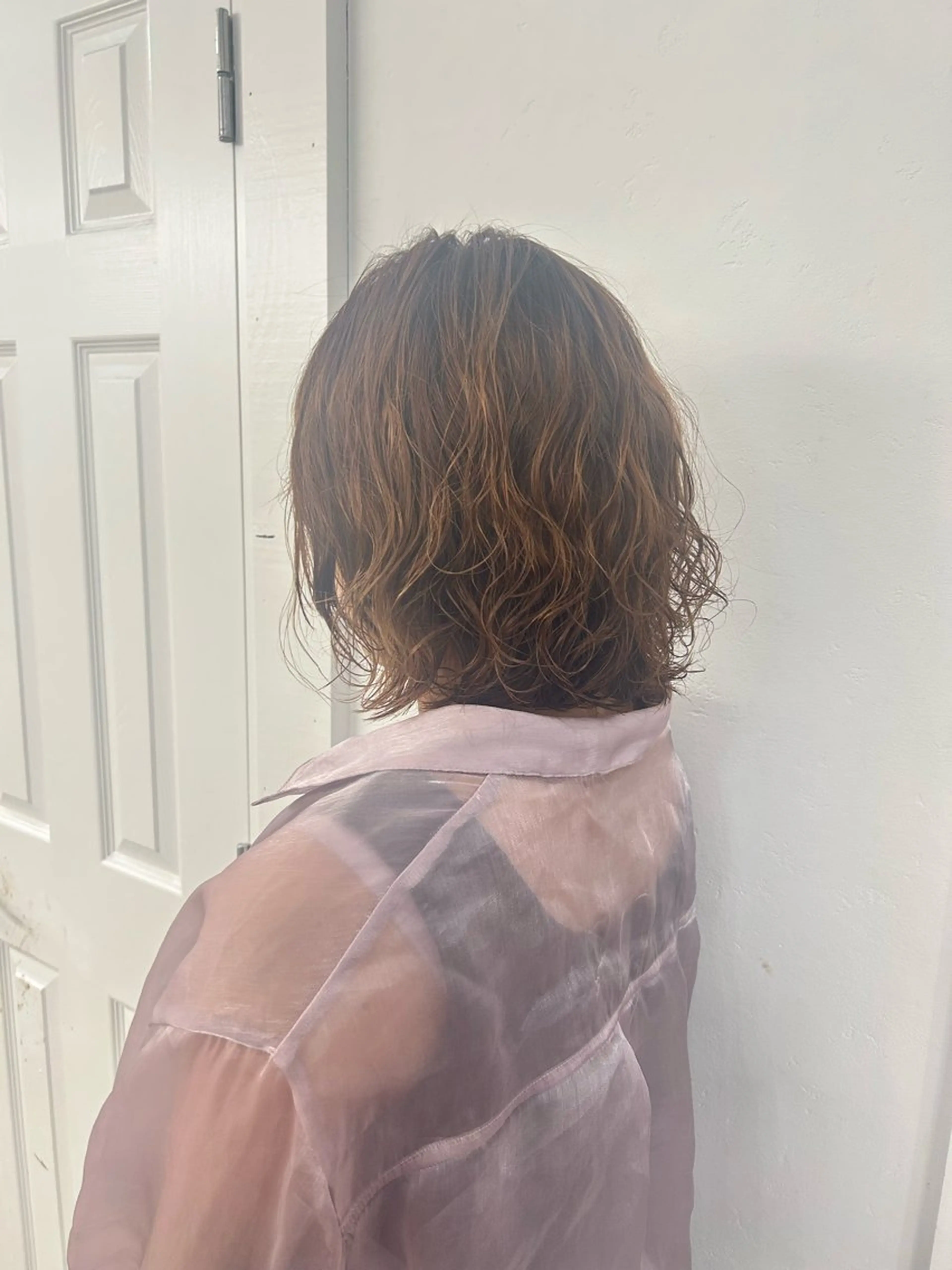 ミディアム パーマ ミディアムパーマ ナチュラル大人っぽい スタイル　MAORIのヘアスタイル