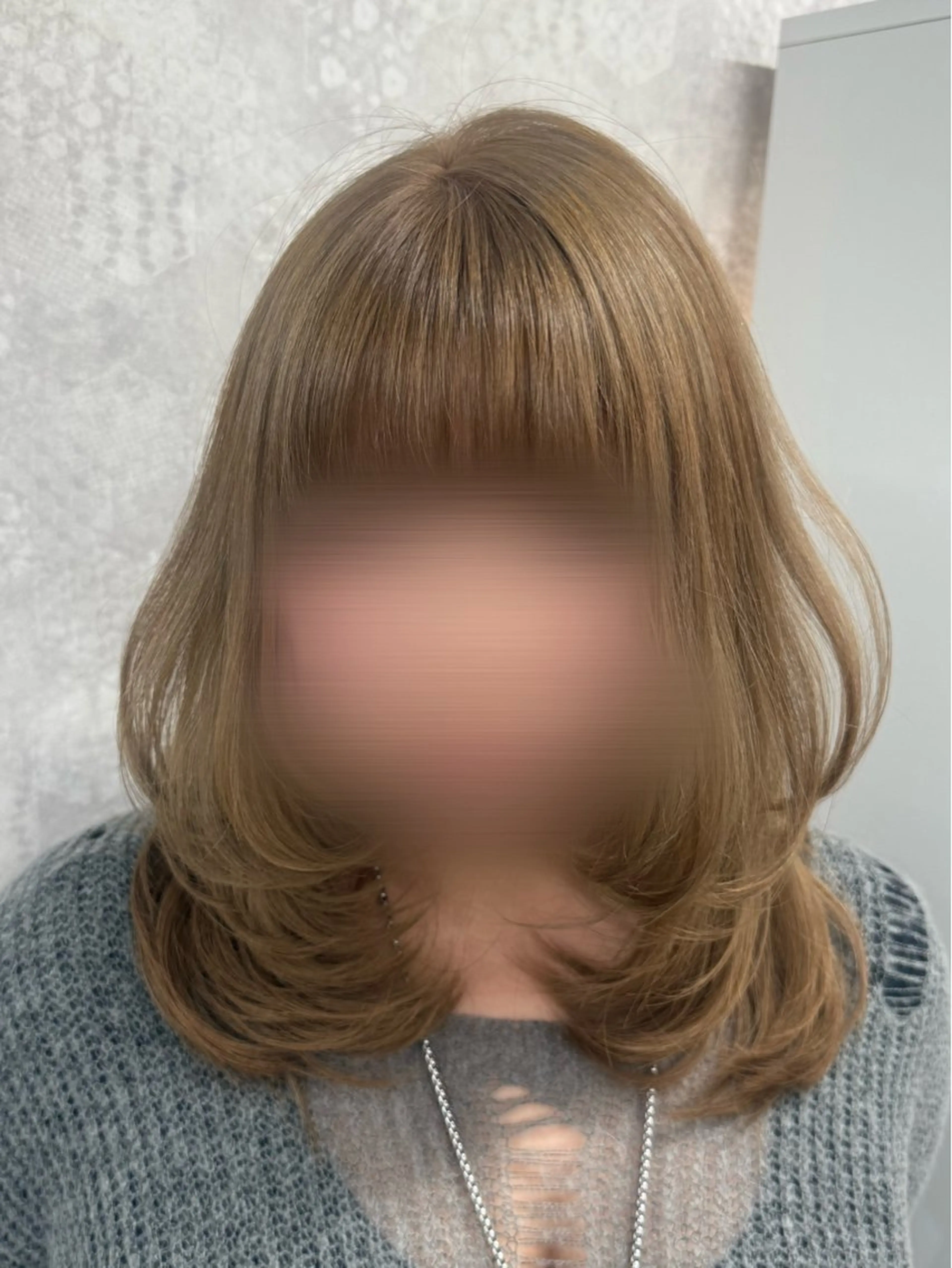 ミディアム Yuzumi／ カット／パーマのヘアスタイル