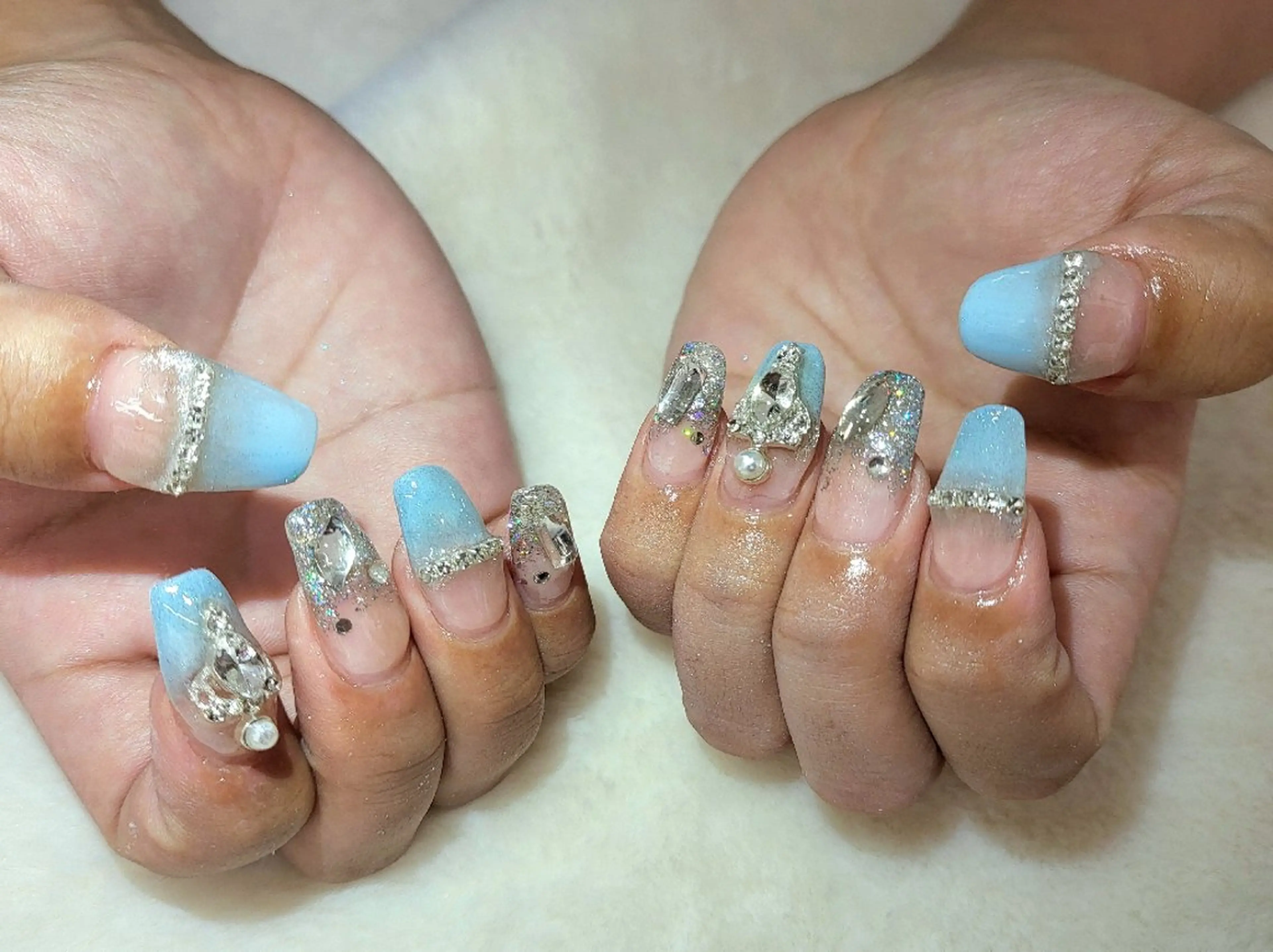 ネイル キラキラネイル ワンホンネイル ハンドネイル ハンドケア 心斎橋Salon Epokkuのネイルデザイン