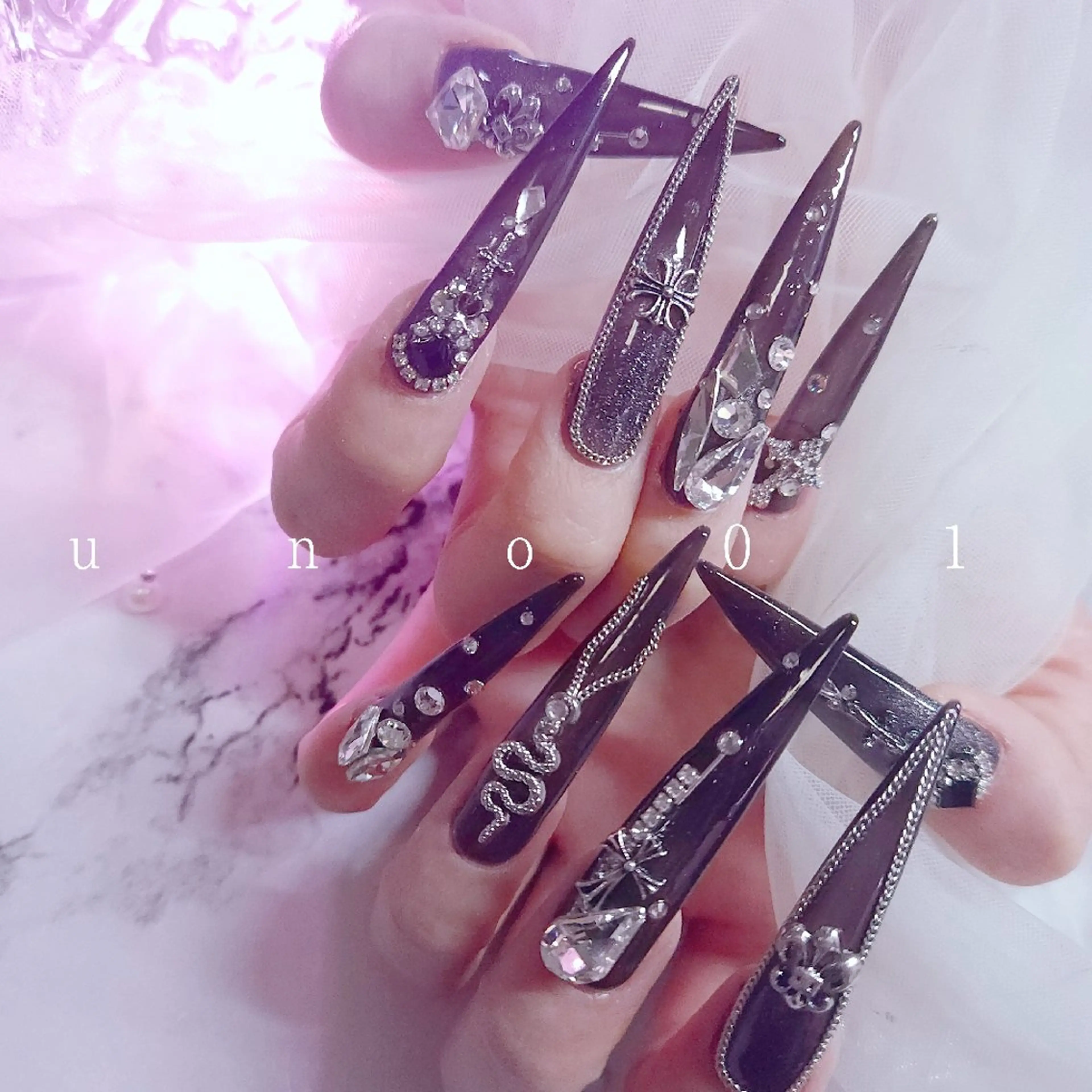 ネイル アートネイル ロングネイル スーパーロングネイル ハンドネイル 梅田🦄中崎町🩵 u n o 0 1のネイルデザイン
