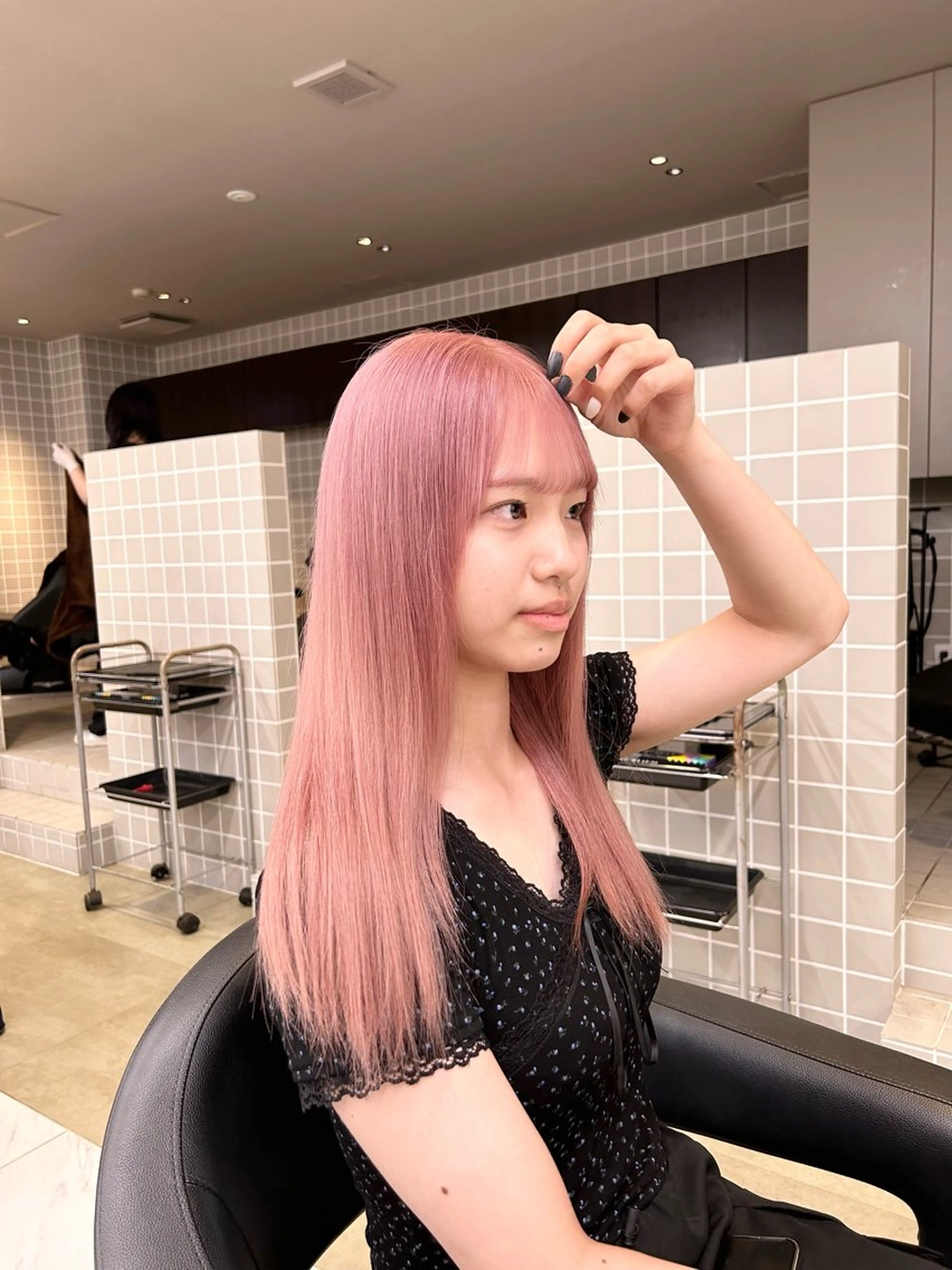 カラー ヘアカラー トリートメント 透明感ベージュ🤎 ナチュラルレイヤーのヘアスタイル