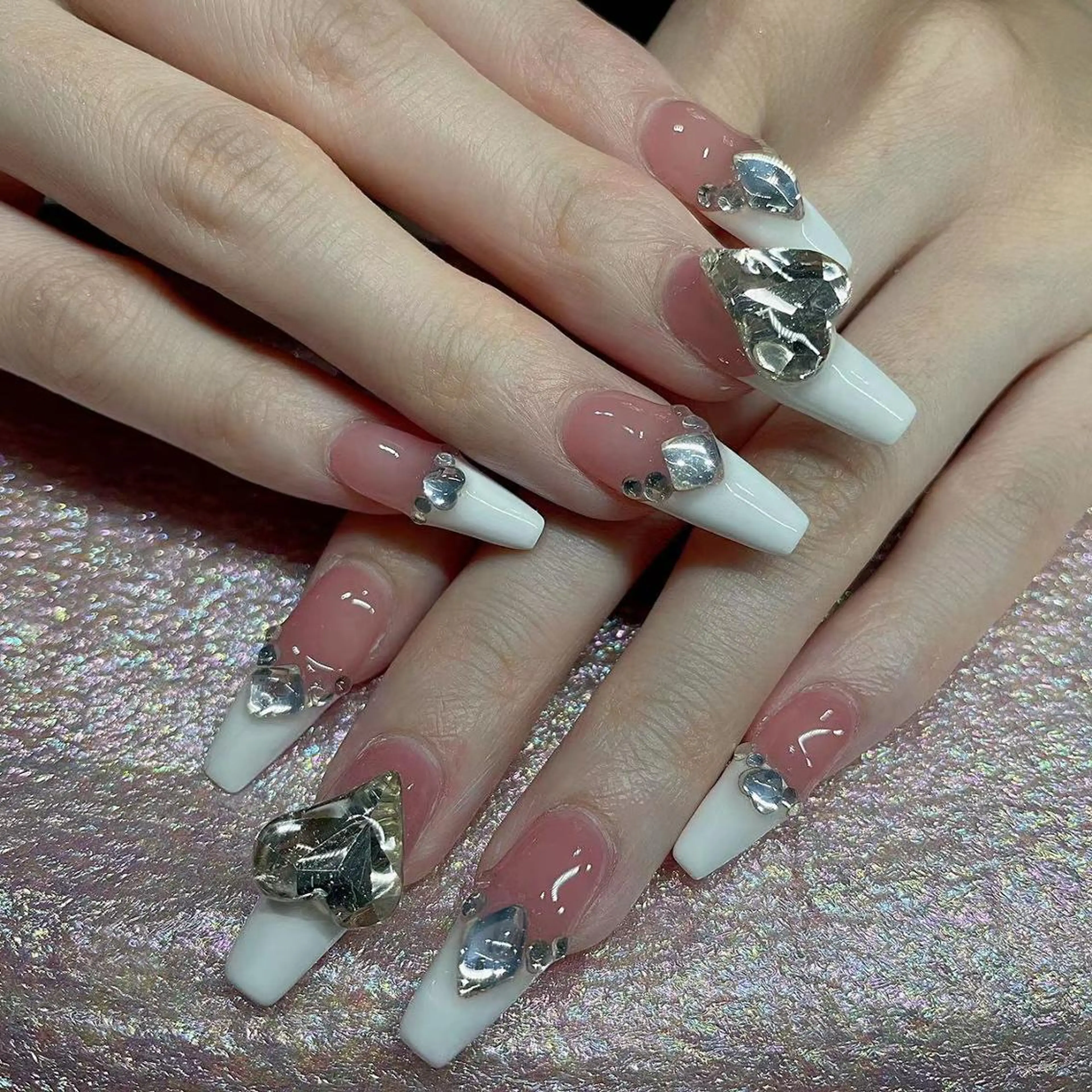 ネイル アートネイル 長さ出し ネイルチップ Queens PUPUのネイルデザイン