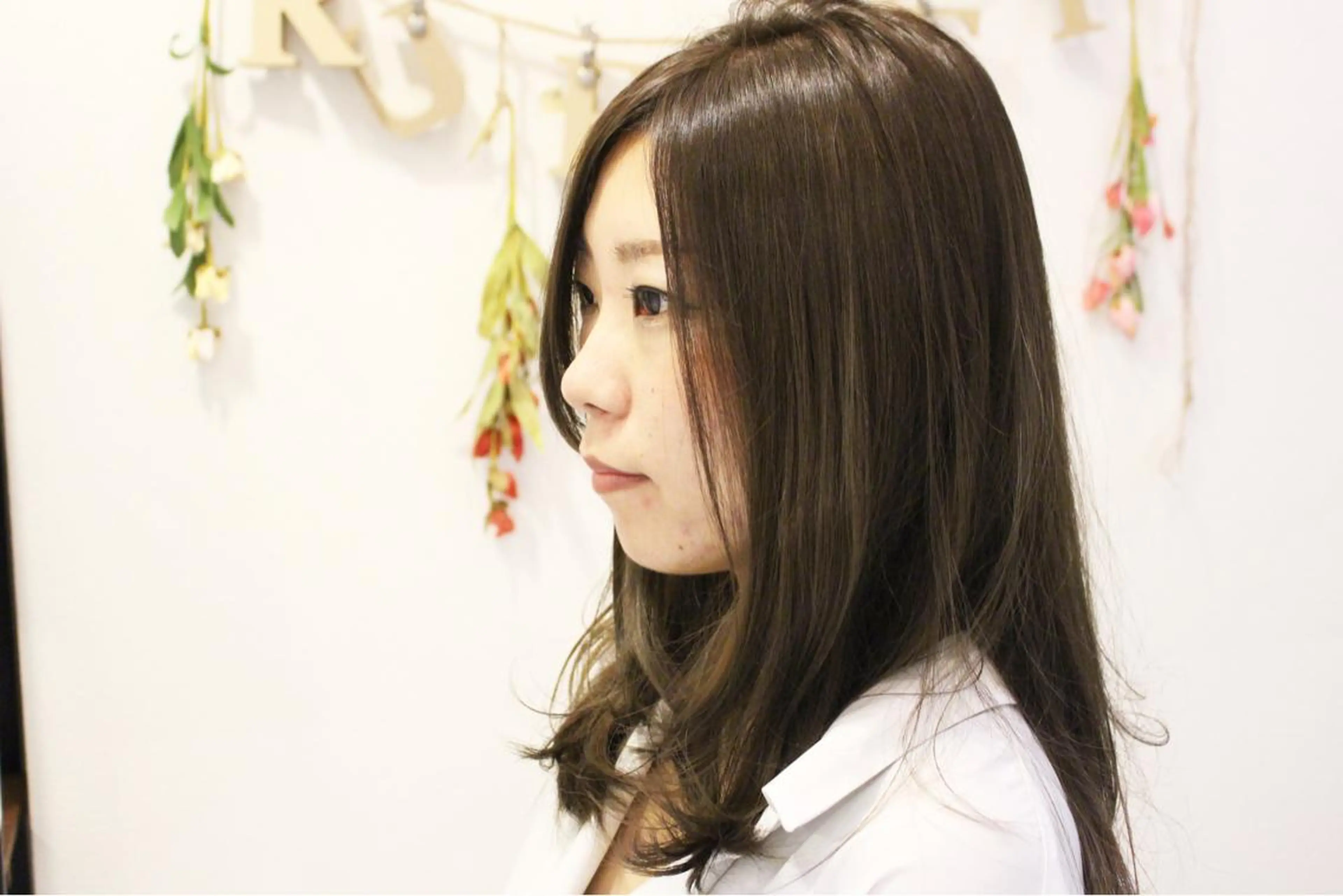 ミディアム カラー アッシュ ダークアッシュ ハイライトカラー ハイライト 松本 美香のヘアスタイル