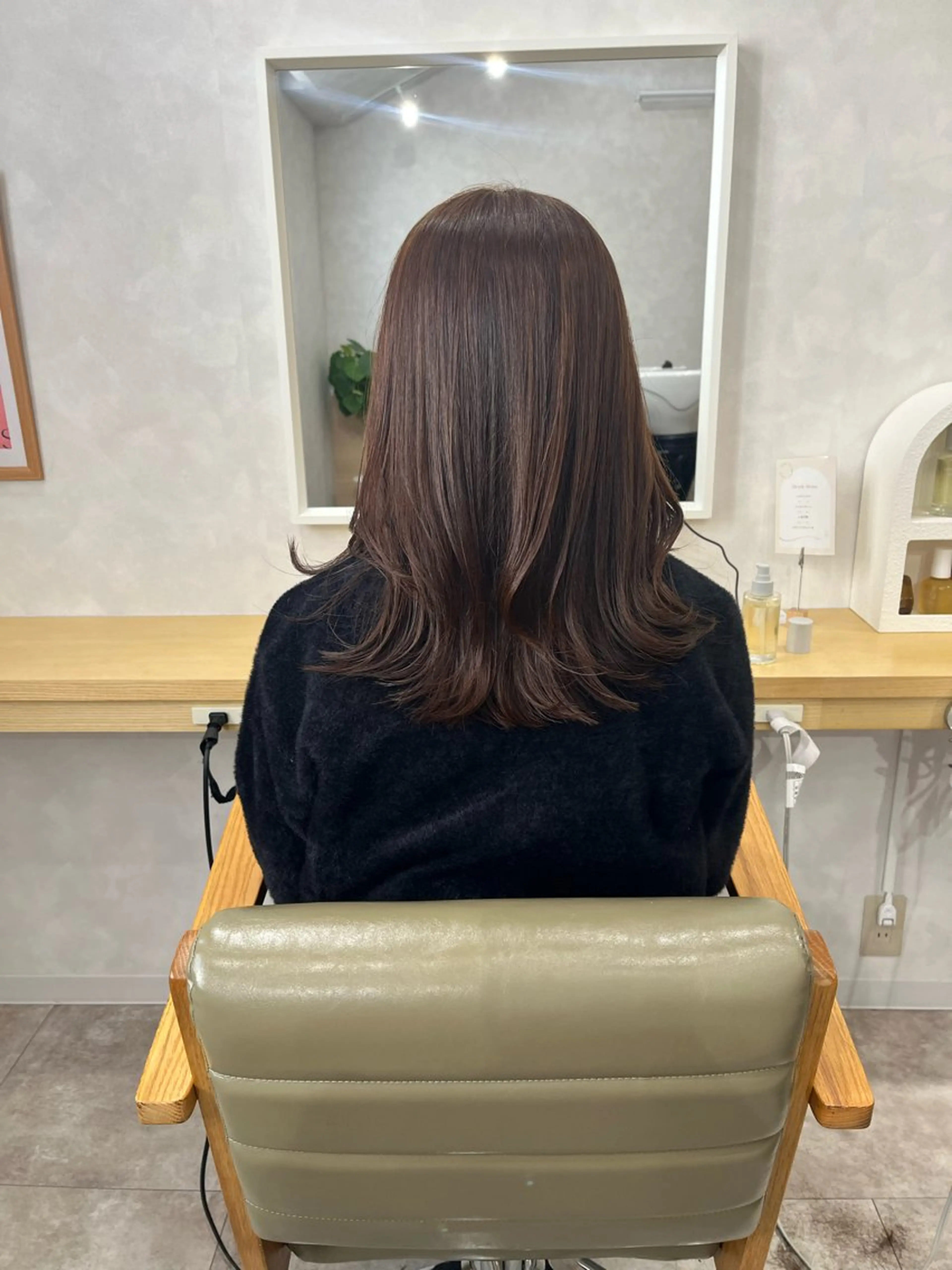 ミディアム カラー ブリーチ ダブルカラー エドルカラー インナーカラー ブリーチなしカラー カット ヘアカラー トリートメント 髪質改善/レイヤー/ ボブ/磯野史歩のヘアスタイル