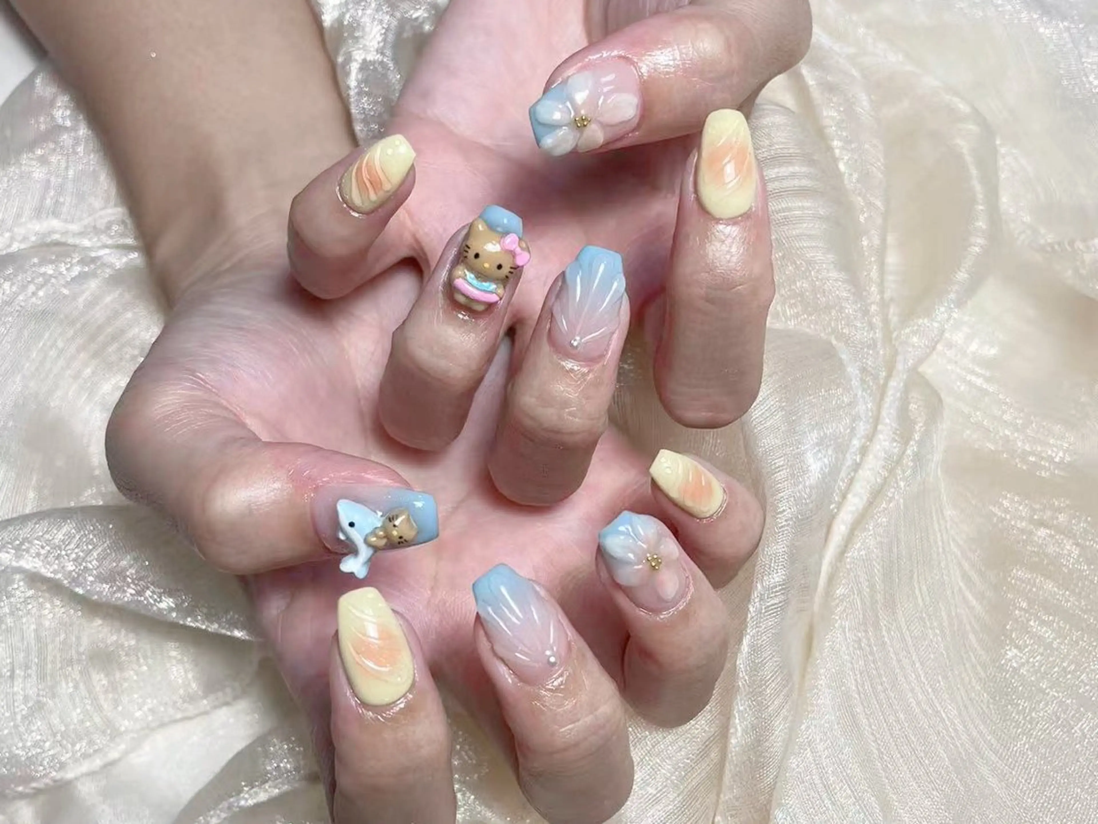 ネイル オーロラネイル チークネイル フレンチネイル ジェルネイル ガラスフレンチ ハンドネイル Nail Jolieのネイルデザイン