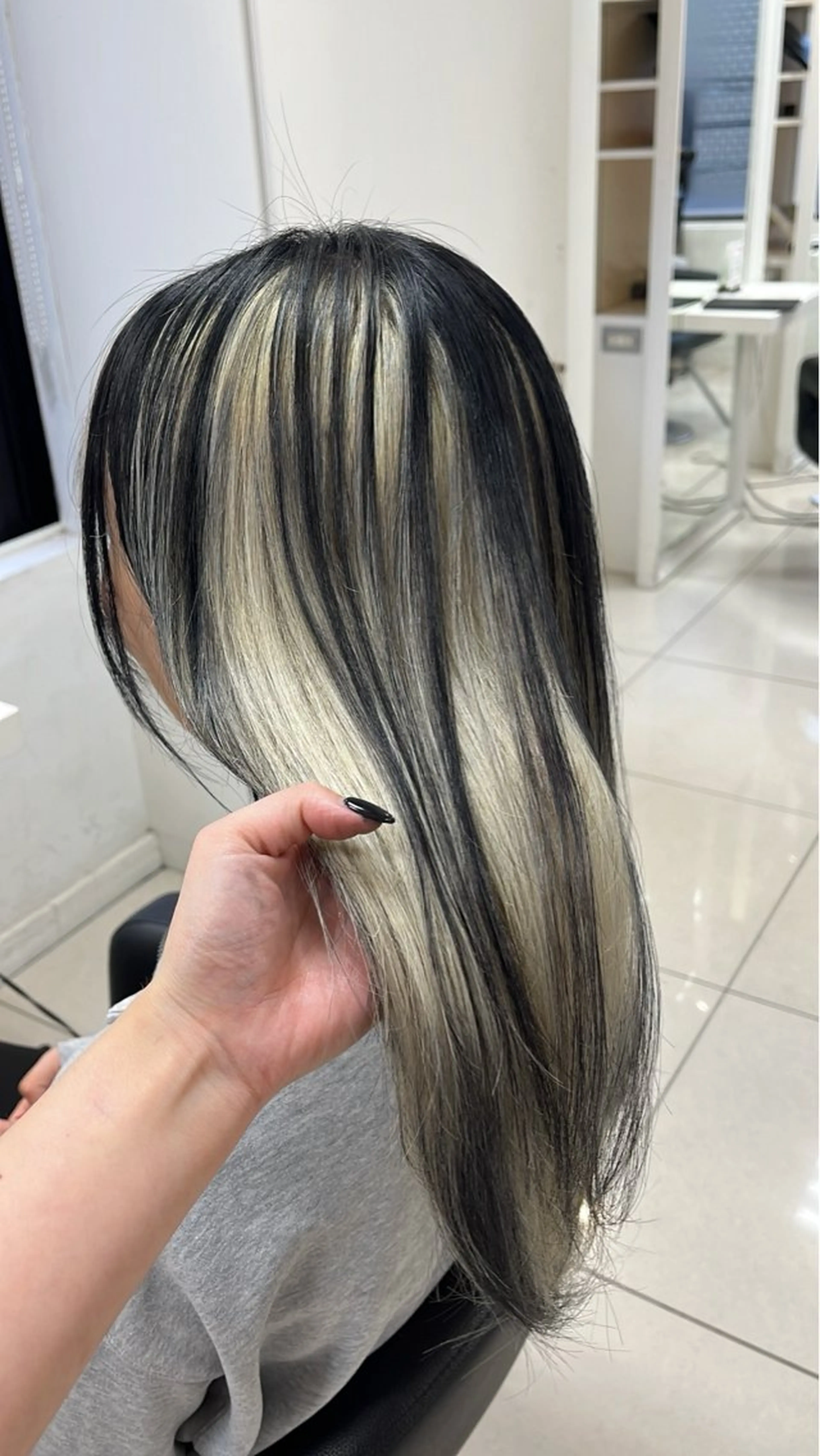 ロング カラー ブリーチ デザインカラー カット ヘアカラー トリートメント ヘッドスパ 【カラー支持率No. 1】リノ🪐のヘアスタイル