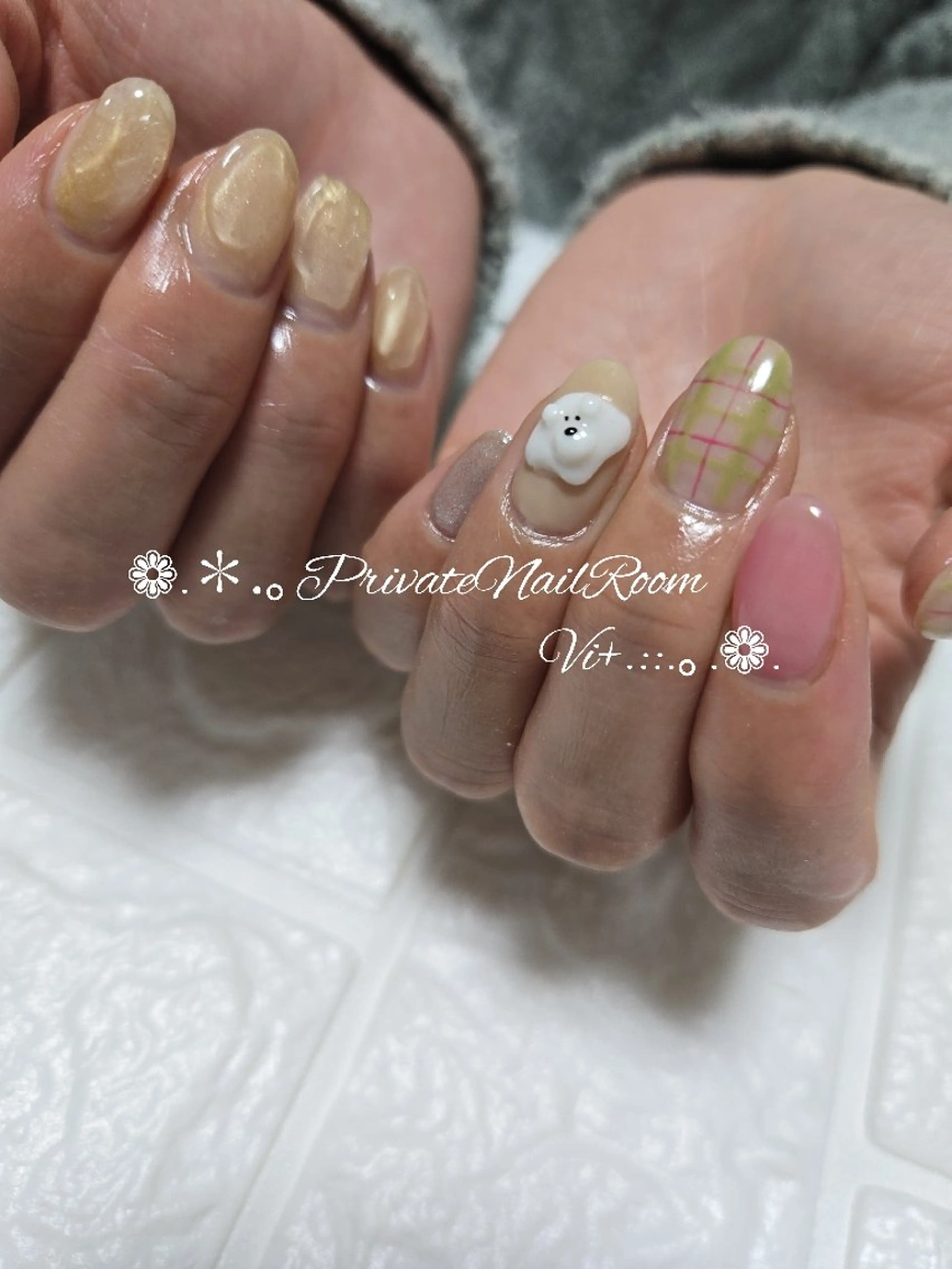 ネイル ハンドネイル Nail Room Vi+のネイルデザイン