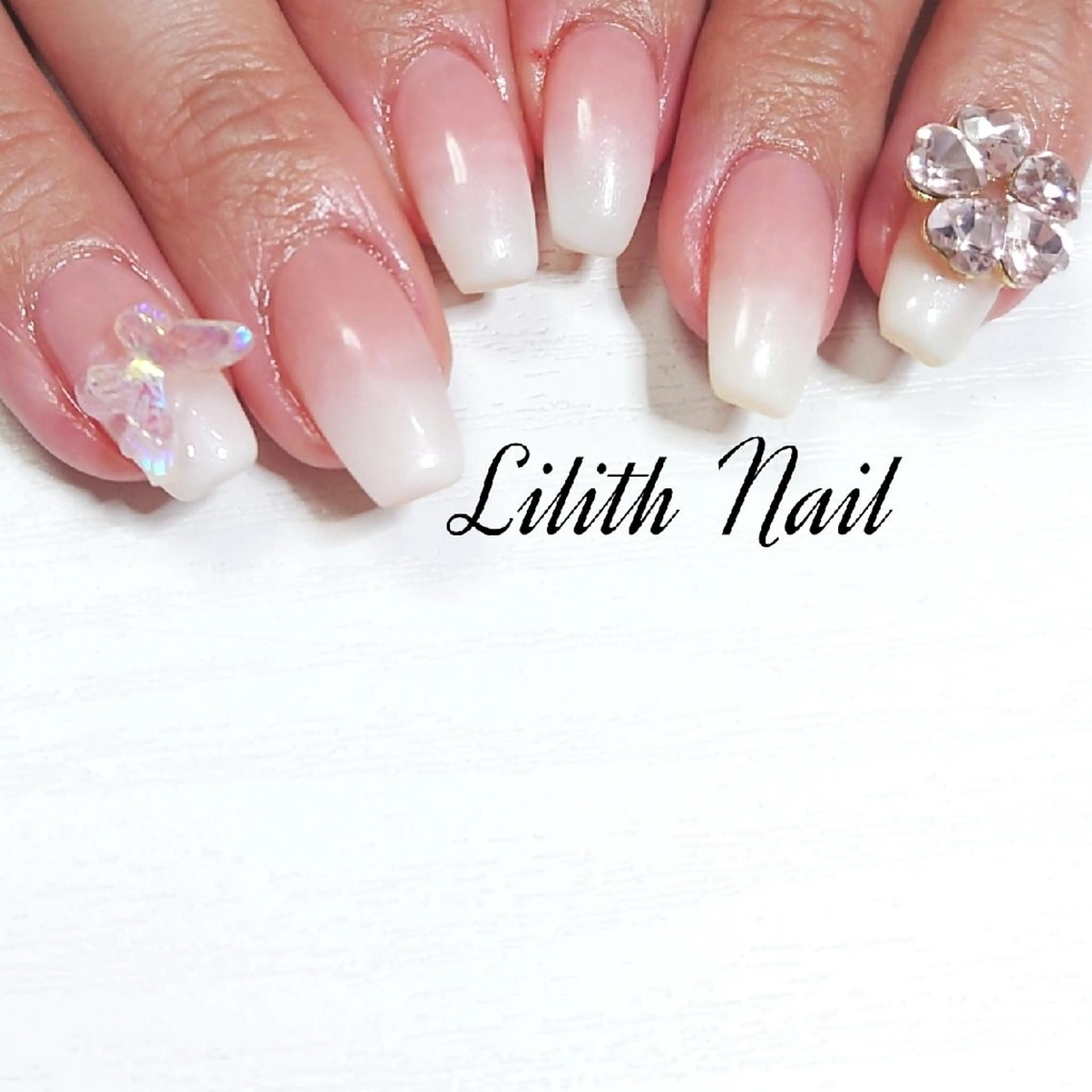 ネイル グラデーション 持ち込み 春ネイル 夏ネイル ハンドネイル Lilith Nailのネイルデザイン
