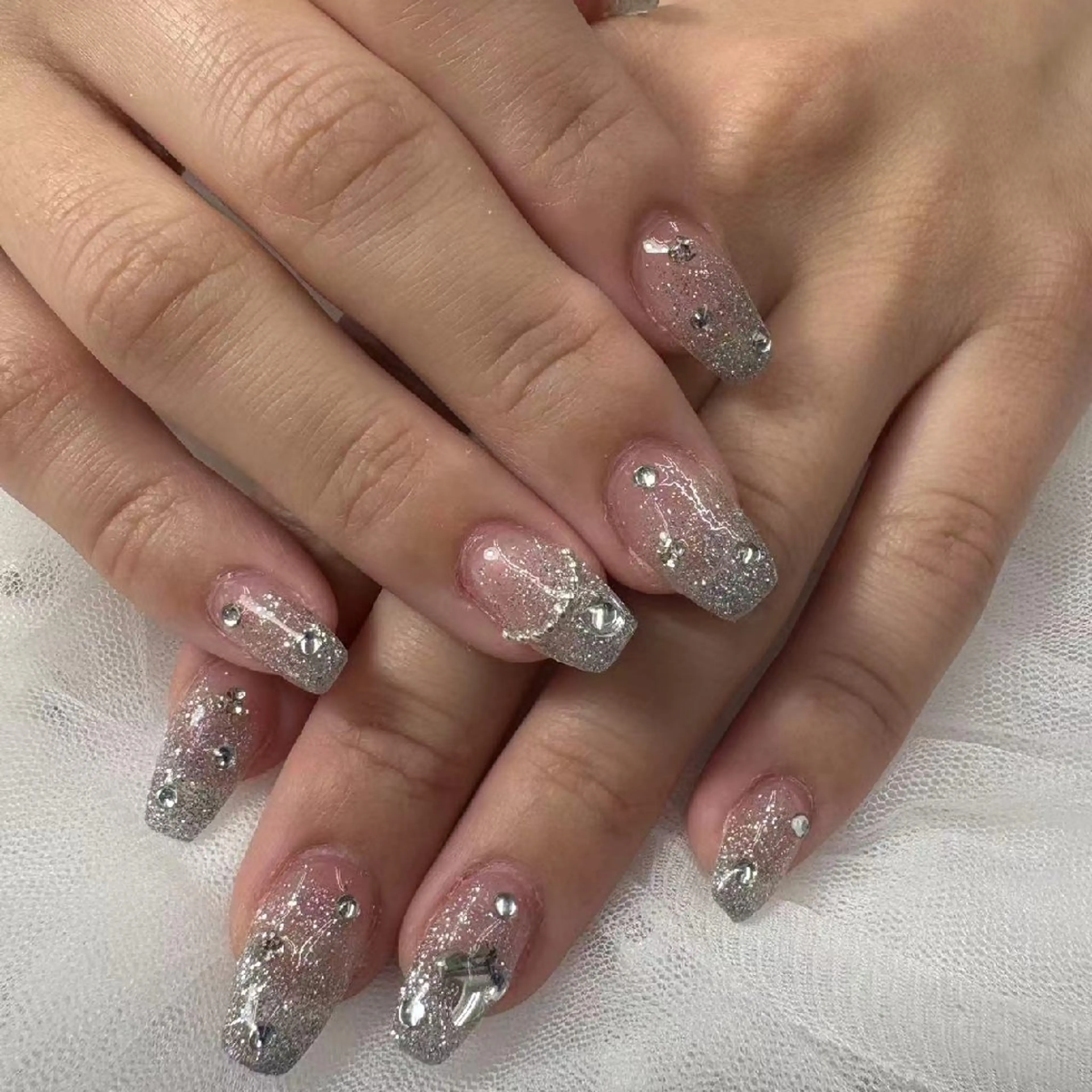 ネイル ストーンネイル Y2 nail salonのネイルデザイン