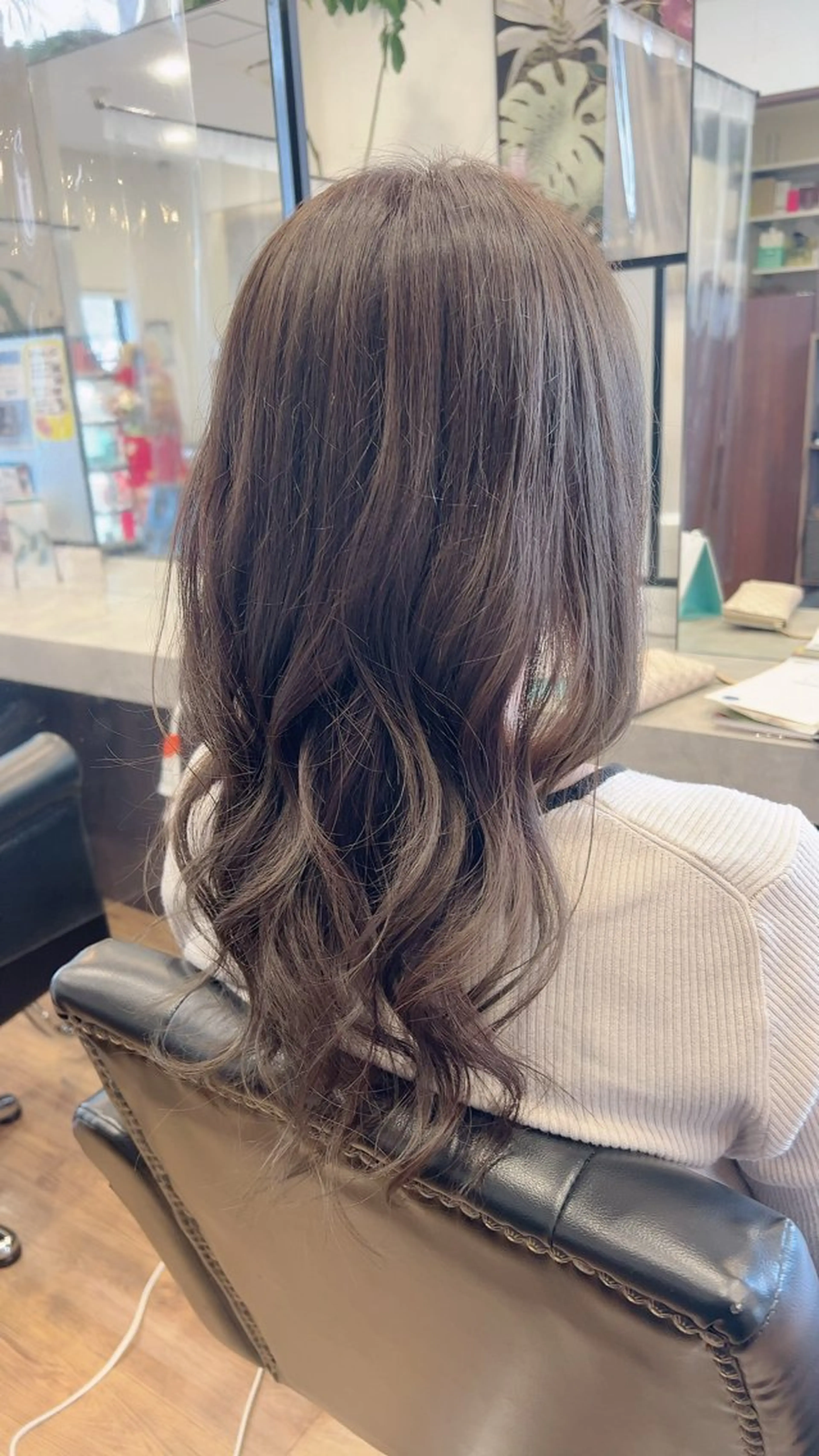 ロング カット ヘアカラー 美容しょうへいの店所属・吉川 茉由子のマツエク・マツパデザイン