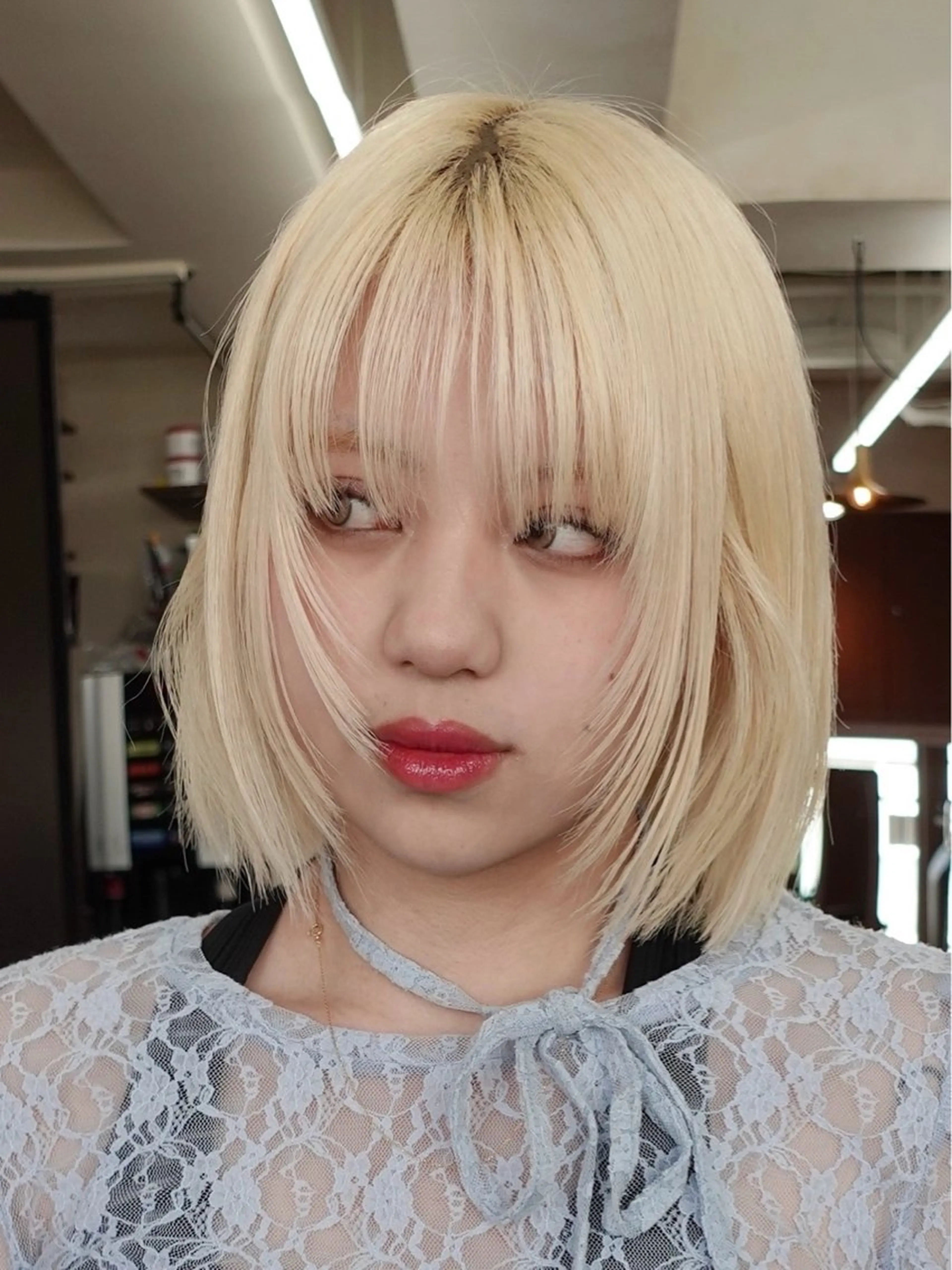 ミディアム カラー ブリーチ ブロンド ケアブリーチ 透明感カラー ダブルカラー レイヤー専門家 ダブルカラー修のヘアスタイル