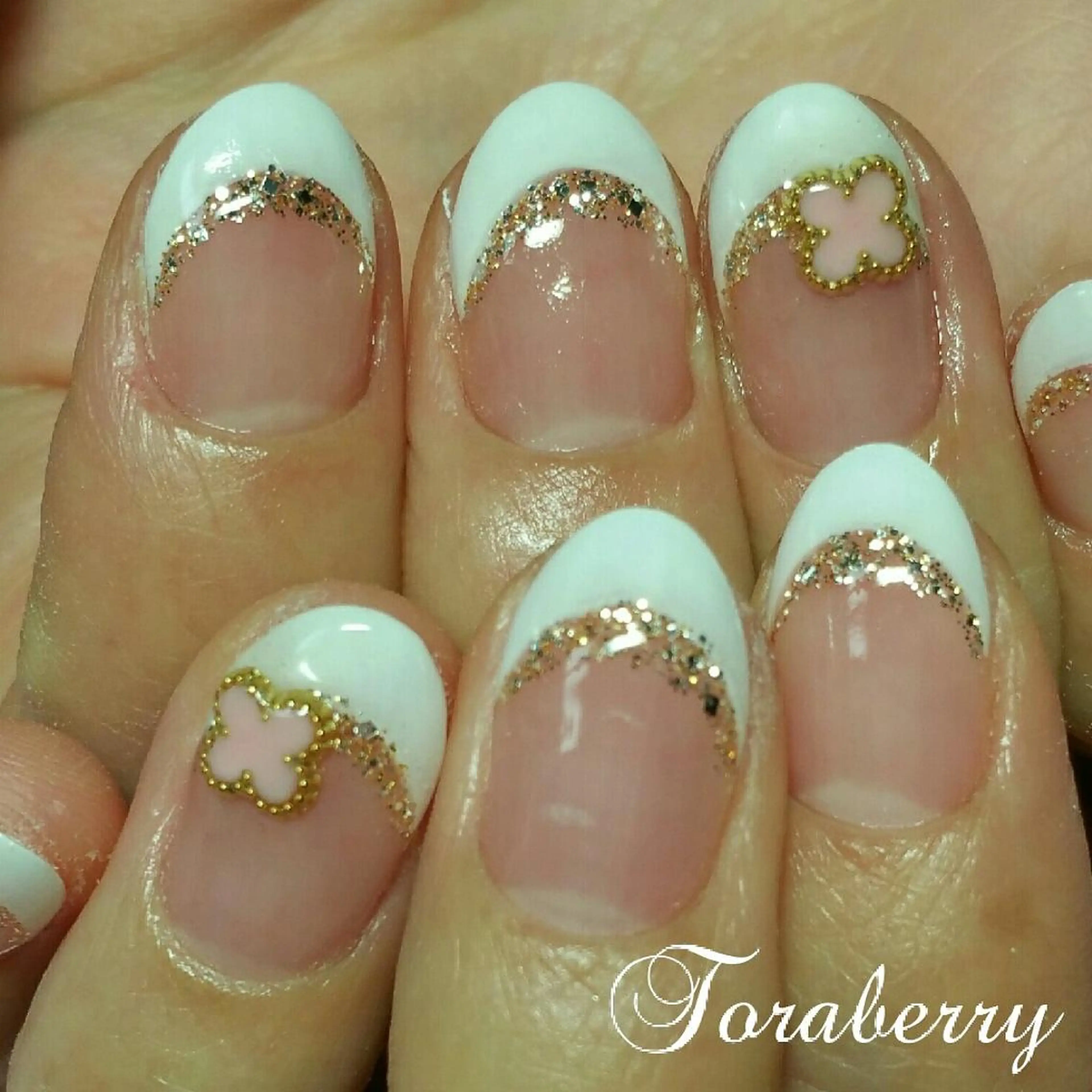 ネイル フレンチネイル ハンドネイル ネイリスト なつみのネイルデザイン