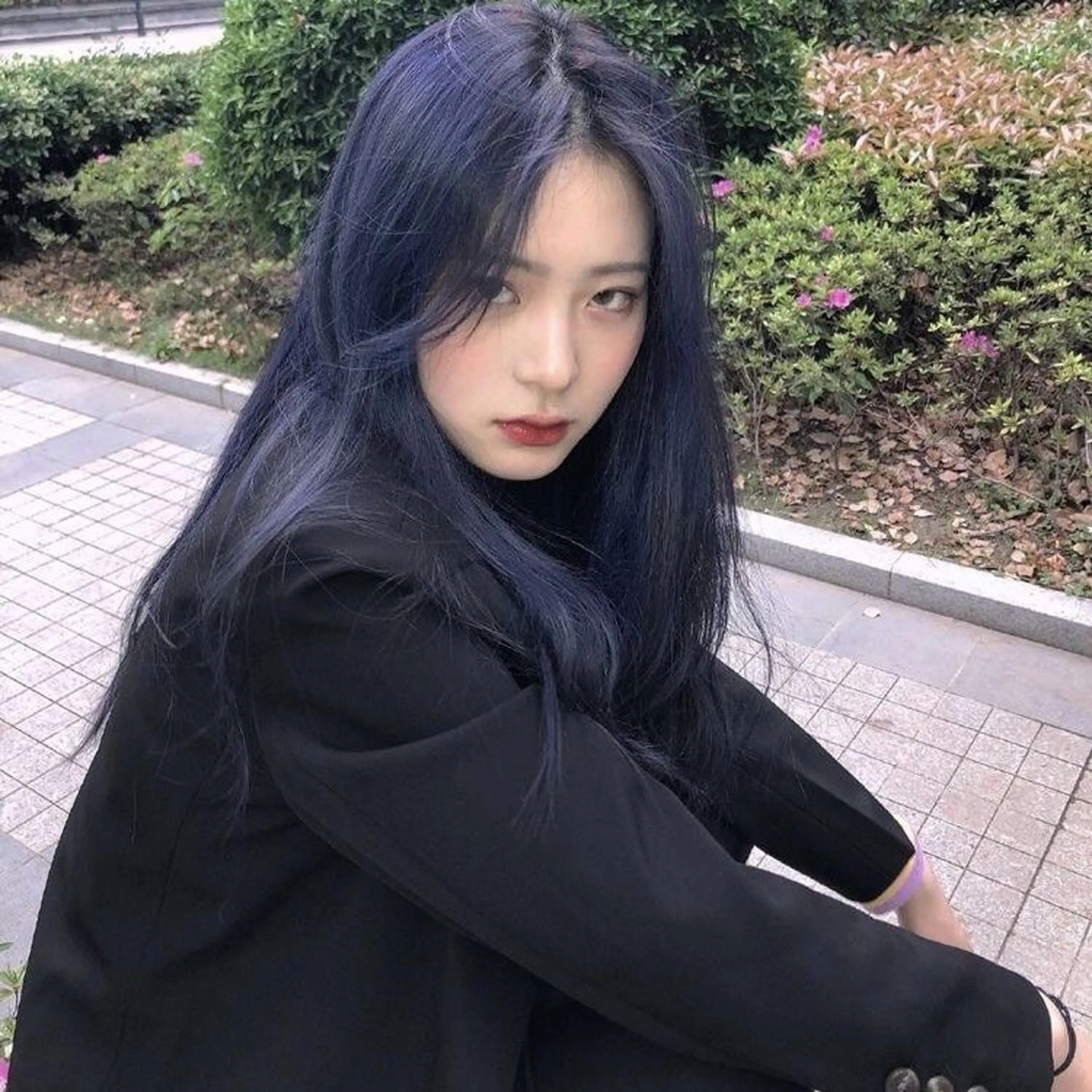 カラー 黒髪 ブリーチ ブルーカラー ブルーブラック 透明感カラー nonoka オリーブ/レイヤーのヘアスタイル