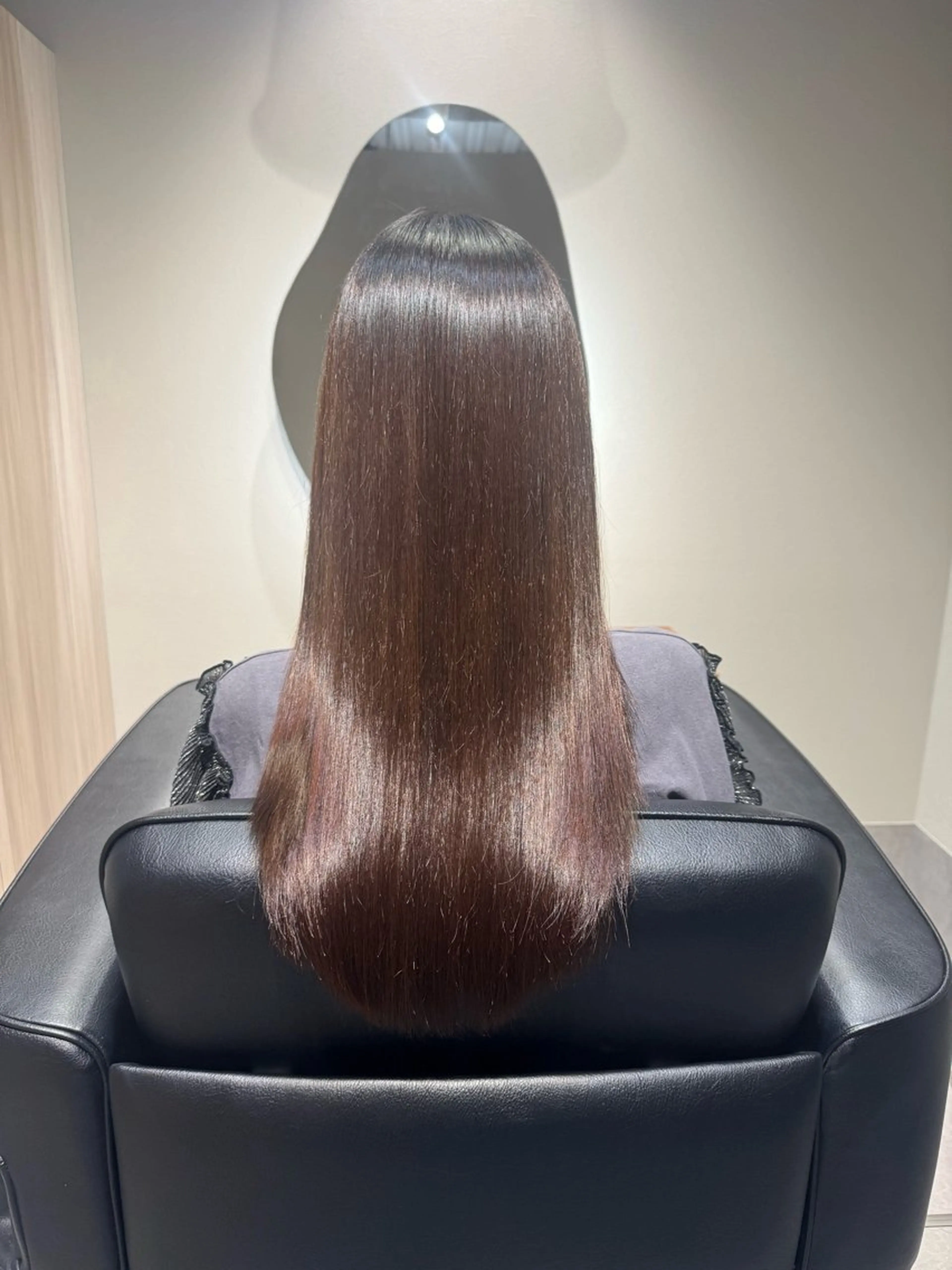 ロング NAVY 橋本心 縮毛矯正のヘアスタイル