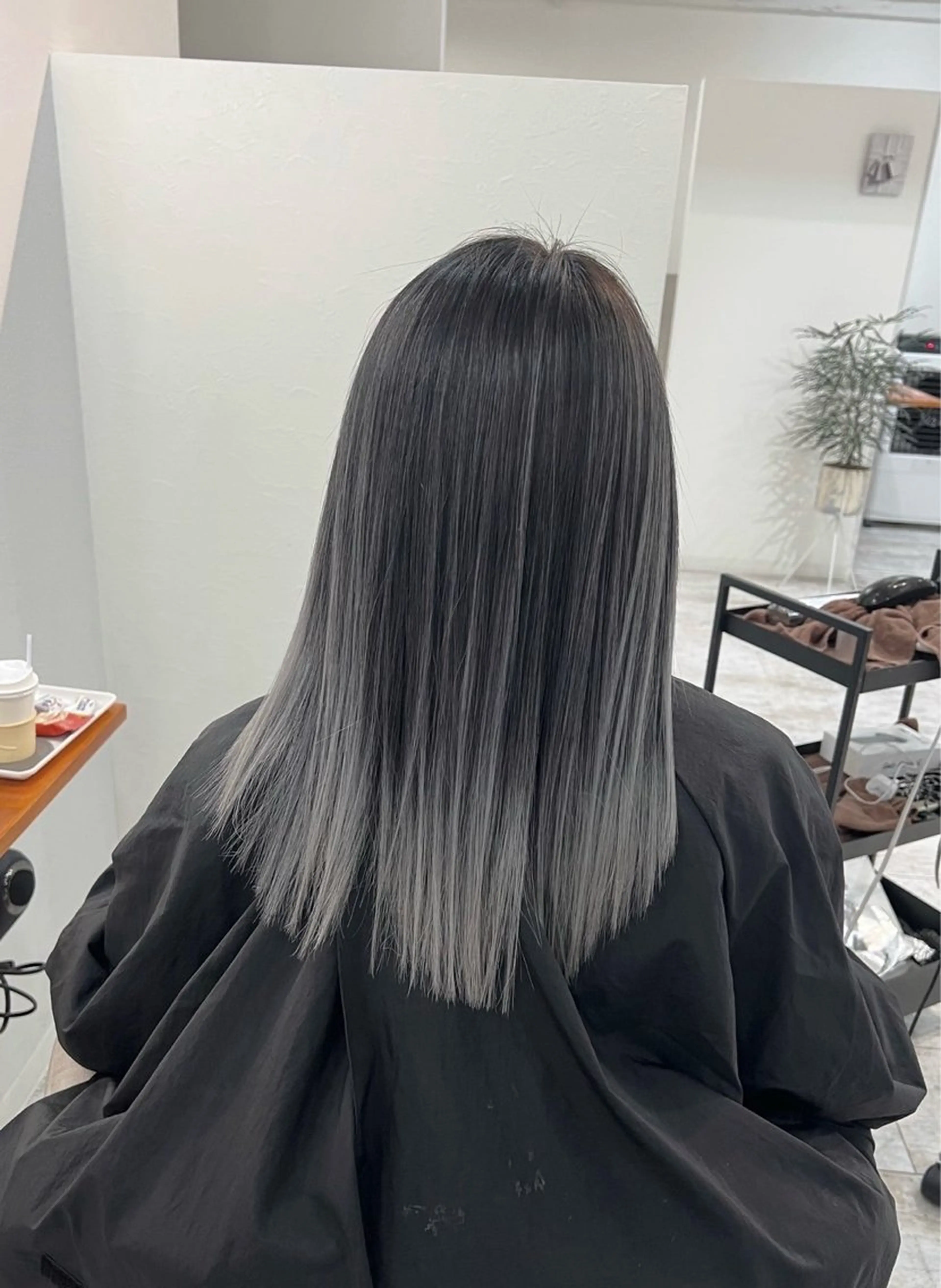 ミディアム カラー バレイヤージュ グレージュ レイヤーカット カット ヘアカラー トリートメント ROBIN所属・指名数No.1 /NAOYAのヘアスタイル