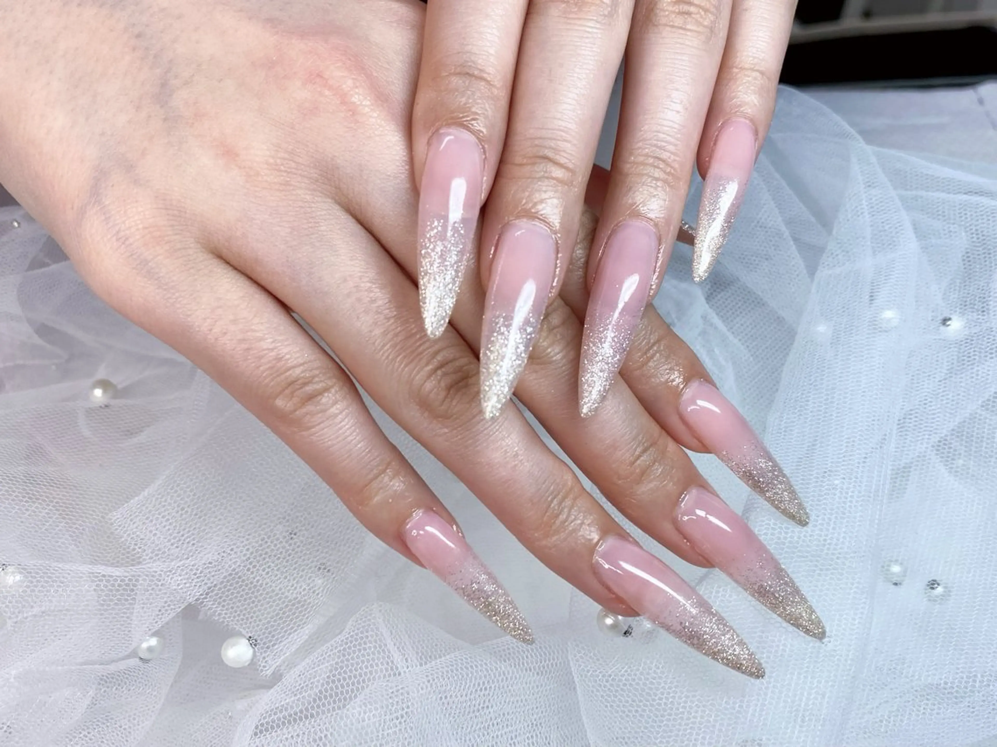 ネイル グラデーション ラメ(グリッター) ラメグラデーション ハンドネイル ハンドケア 心斎橋Salon Epokkuのネイルデザイン