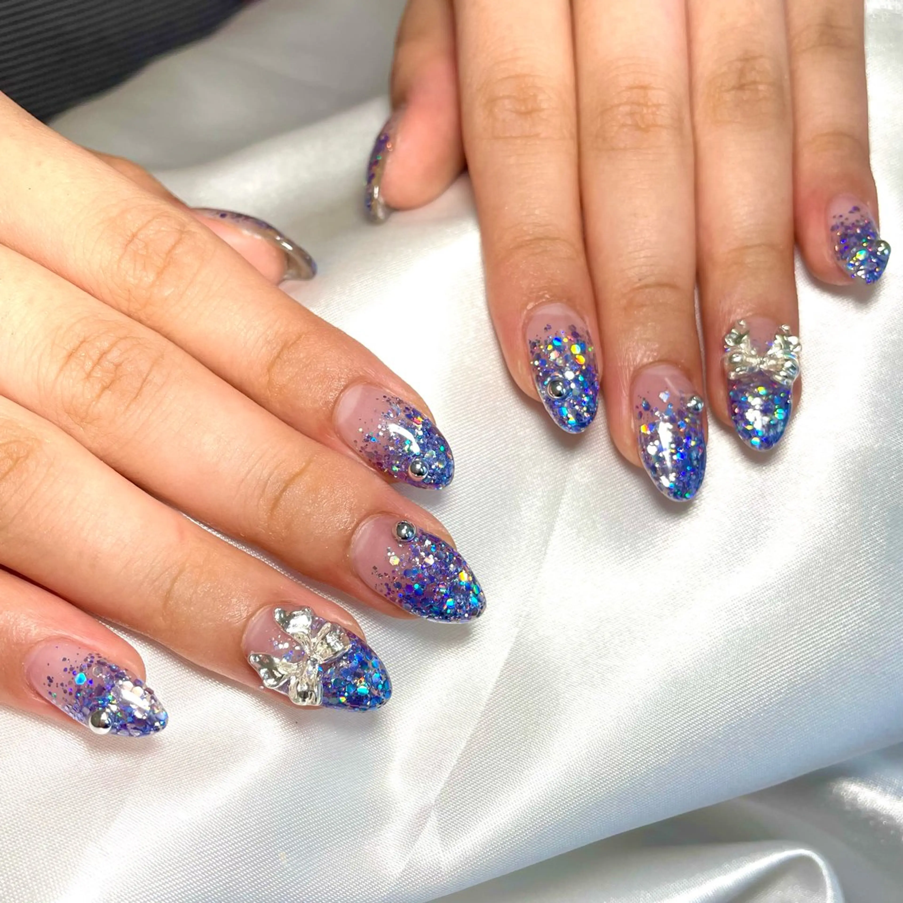 ネイル グラデーション ラメ(グリッター) ラメグラデーション シルバー ハンドネイル Mynail プライベートサロンのネイルデザイン