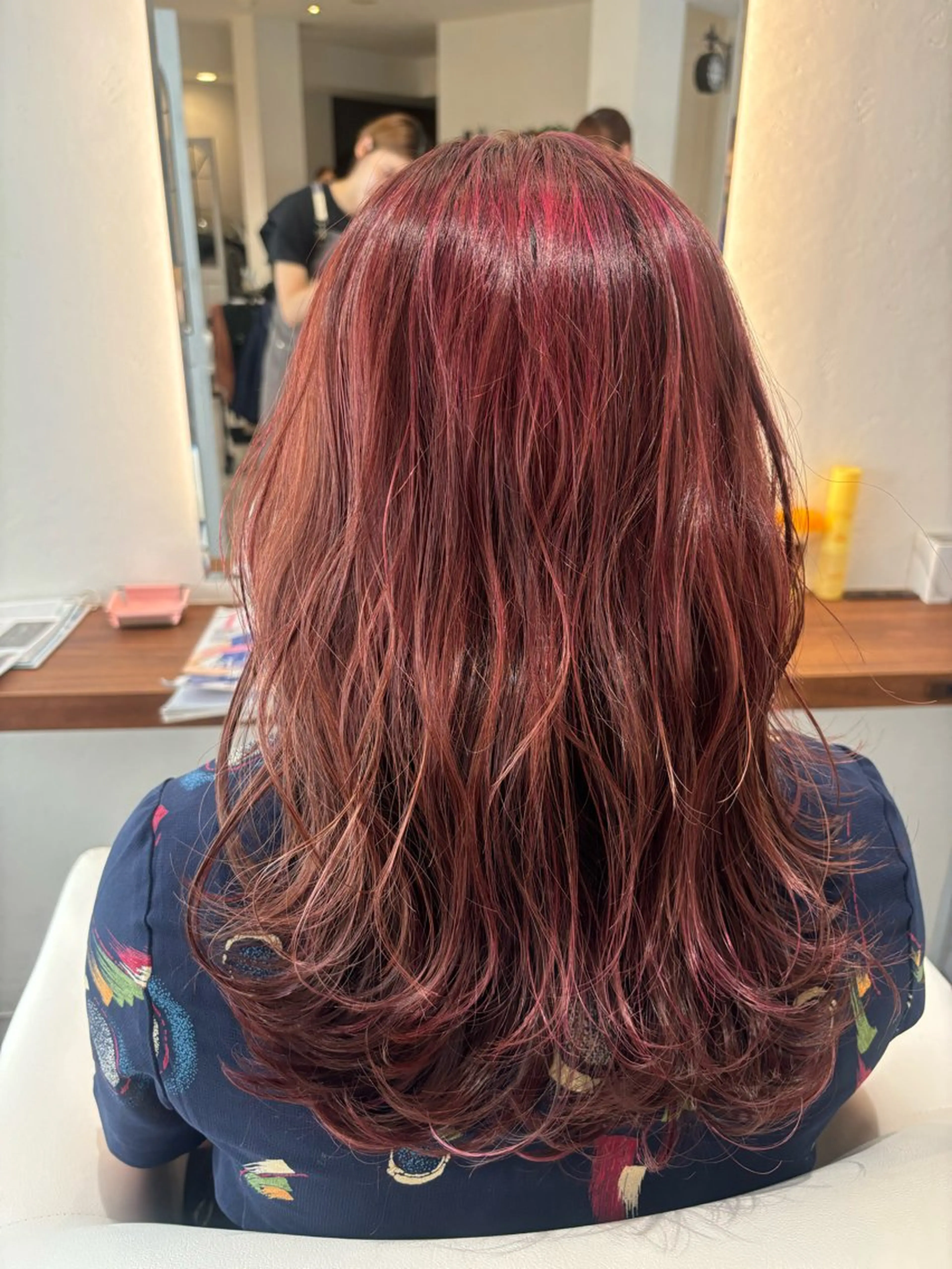 セミロング 岩本 理沙のヘアスタイル