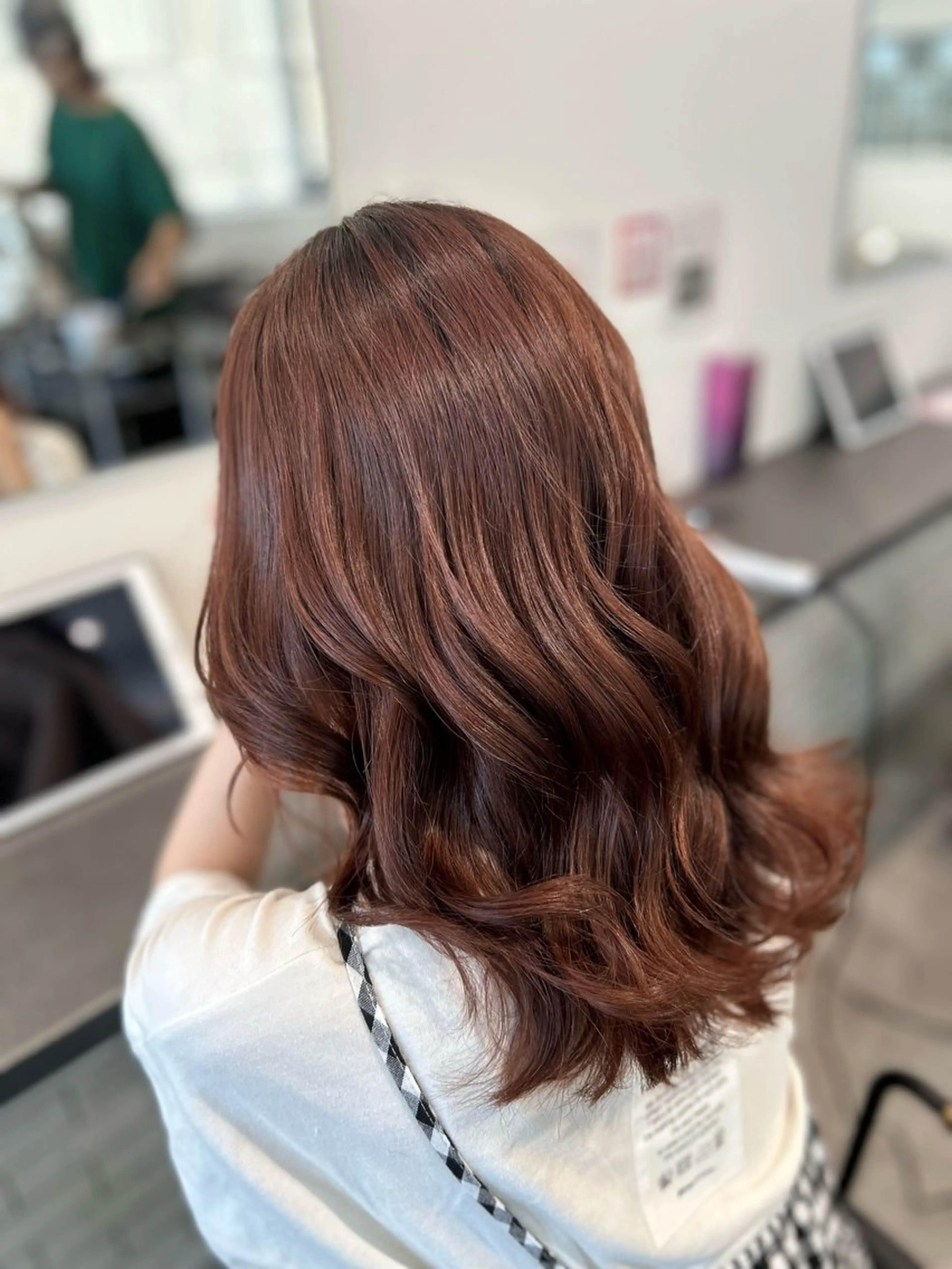 ミディアム カラー ブリーチ/ベージュ /レイヤー/ひよりのヘアスタイル