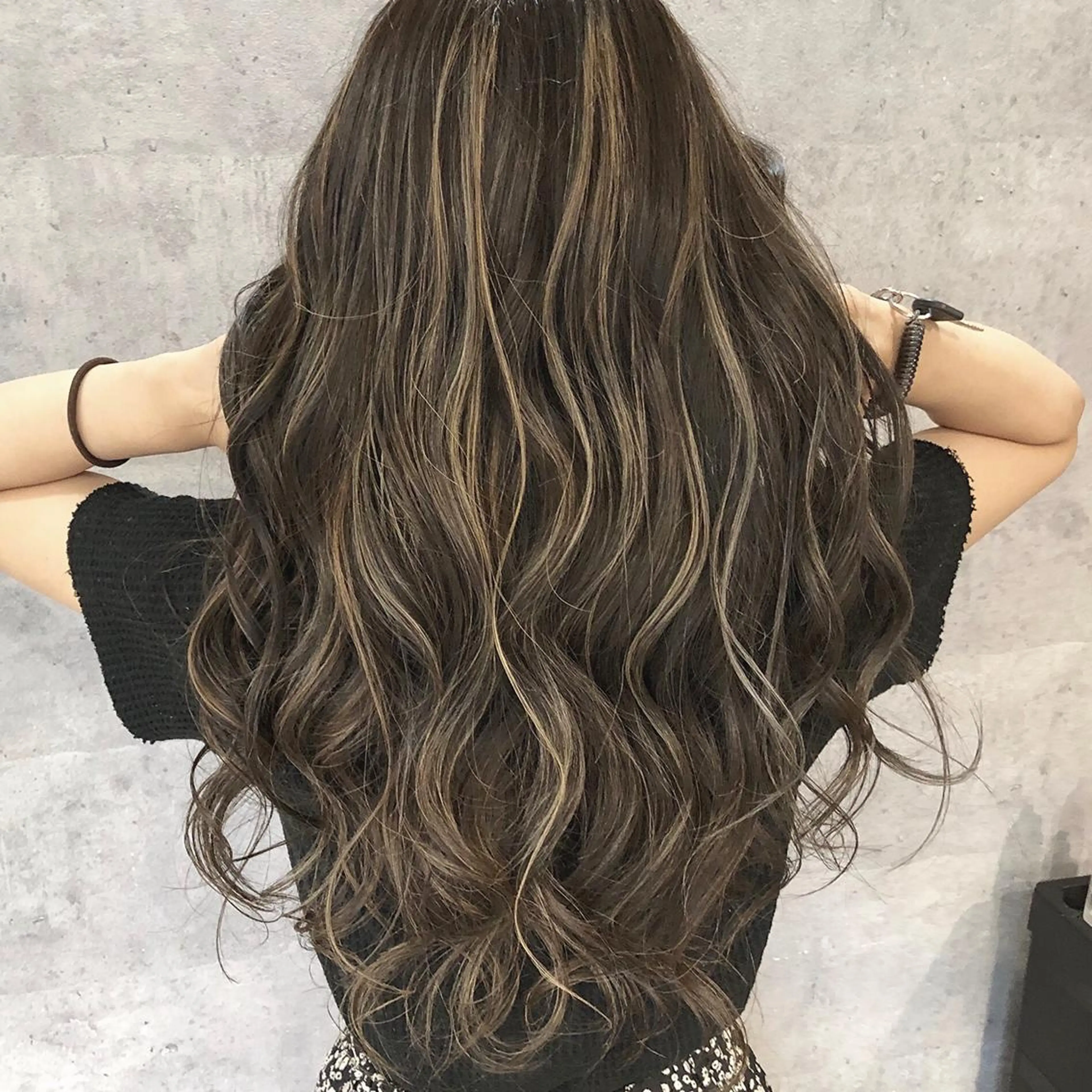 ロング カラー ハイライトカラー ハイライト ✨MiL✨ ✨心斎橋✨のヘアスタイル