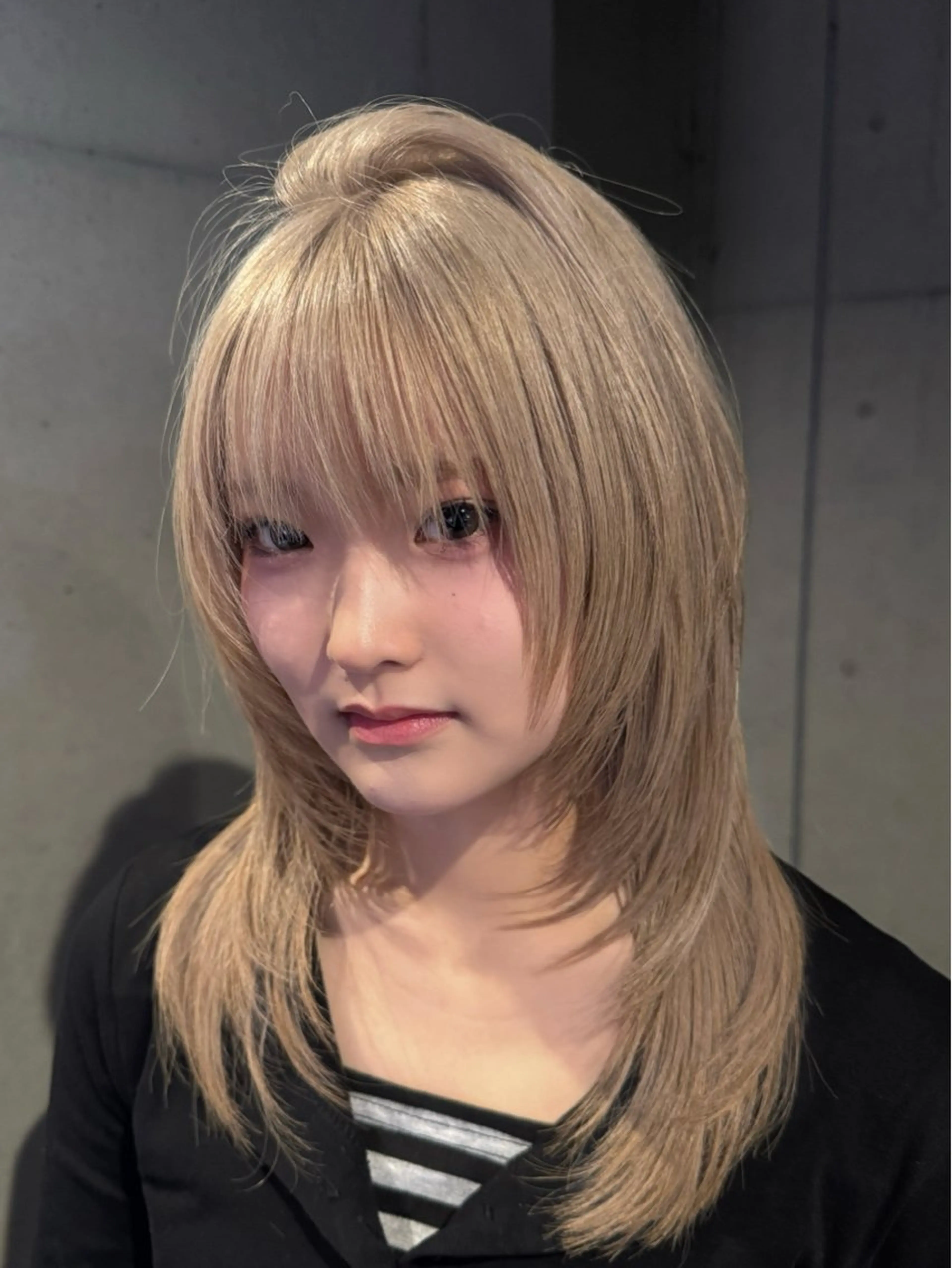 ロング カラー ブリーチ ハッシュカット レイヤーカット カット ヘアカラー トリートメント だいち/ブリーチ/ レイヤーカットのヘアスタイル