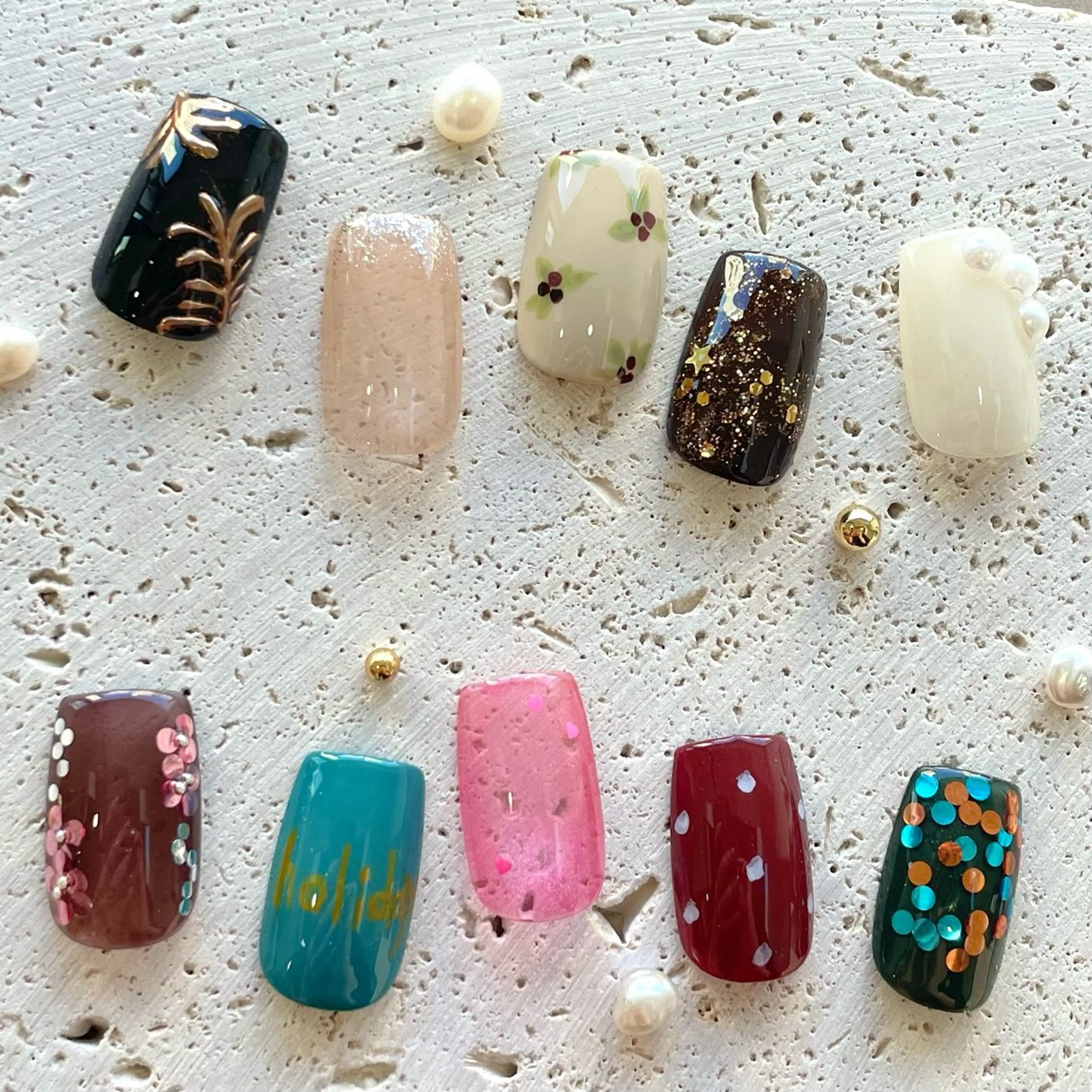 ネイル ハート 氷ネイル・うるうるネイル ラメ(グリッター) ラメグラデーション マグネットネイル nailsalon amity🌿池田のネイルデザイン