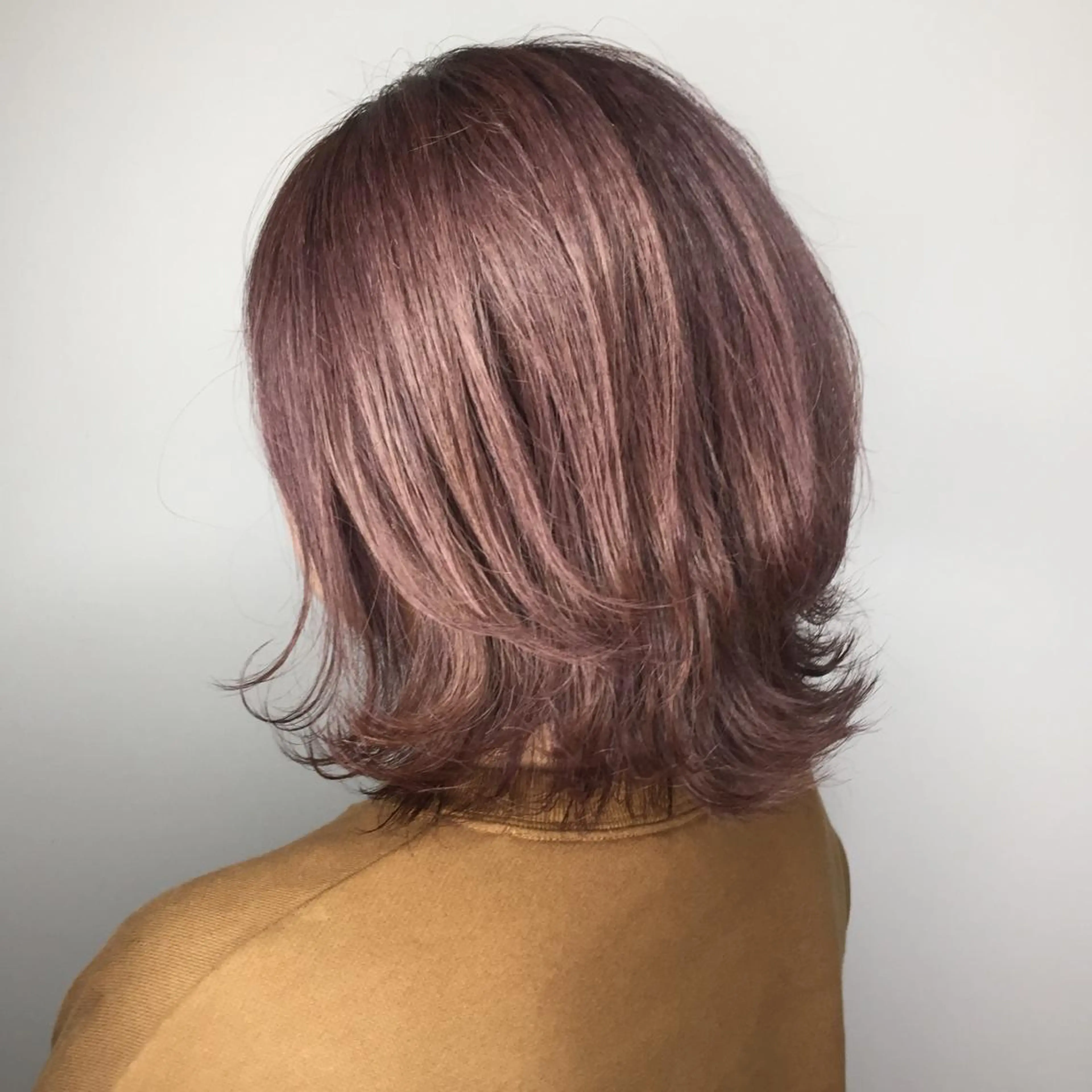 ミディアム maco 艶感ハイトーン🦋のヘアスタイル