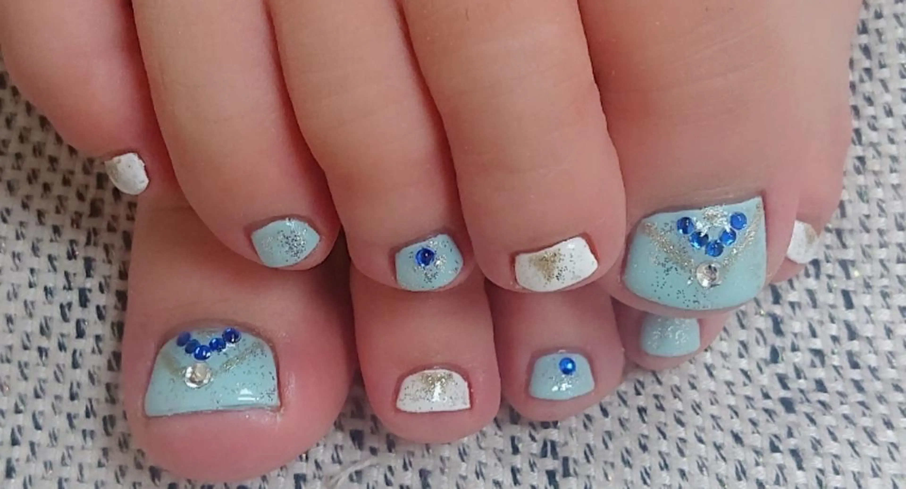 ネイル 🍒当日もOK🍒 𝑳𝑼𝑵𝑨花井のネイルデザイン