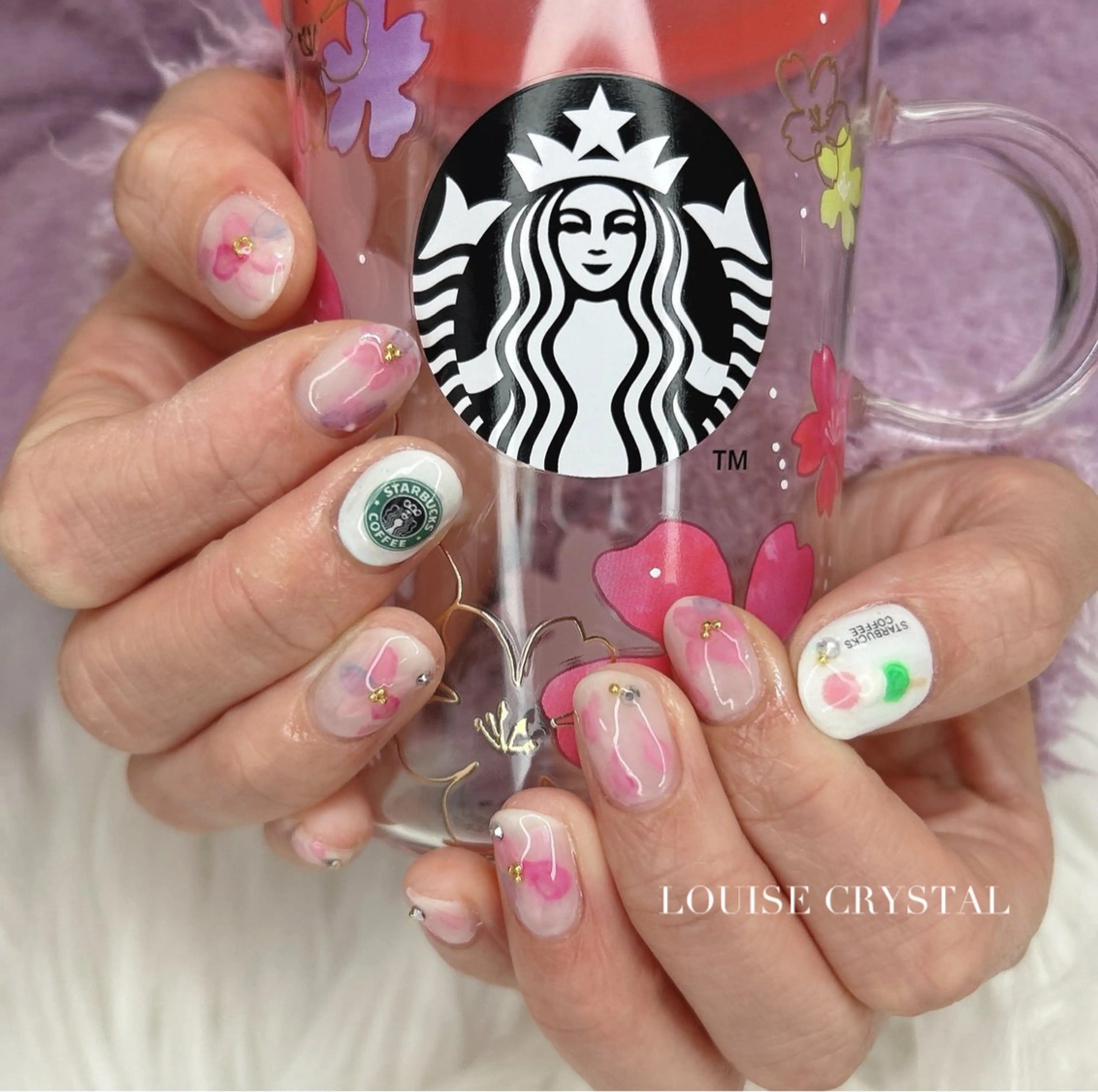 ネイル ハンドネイル LOUISE CRYSTALのネイルデザイン