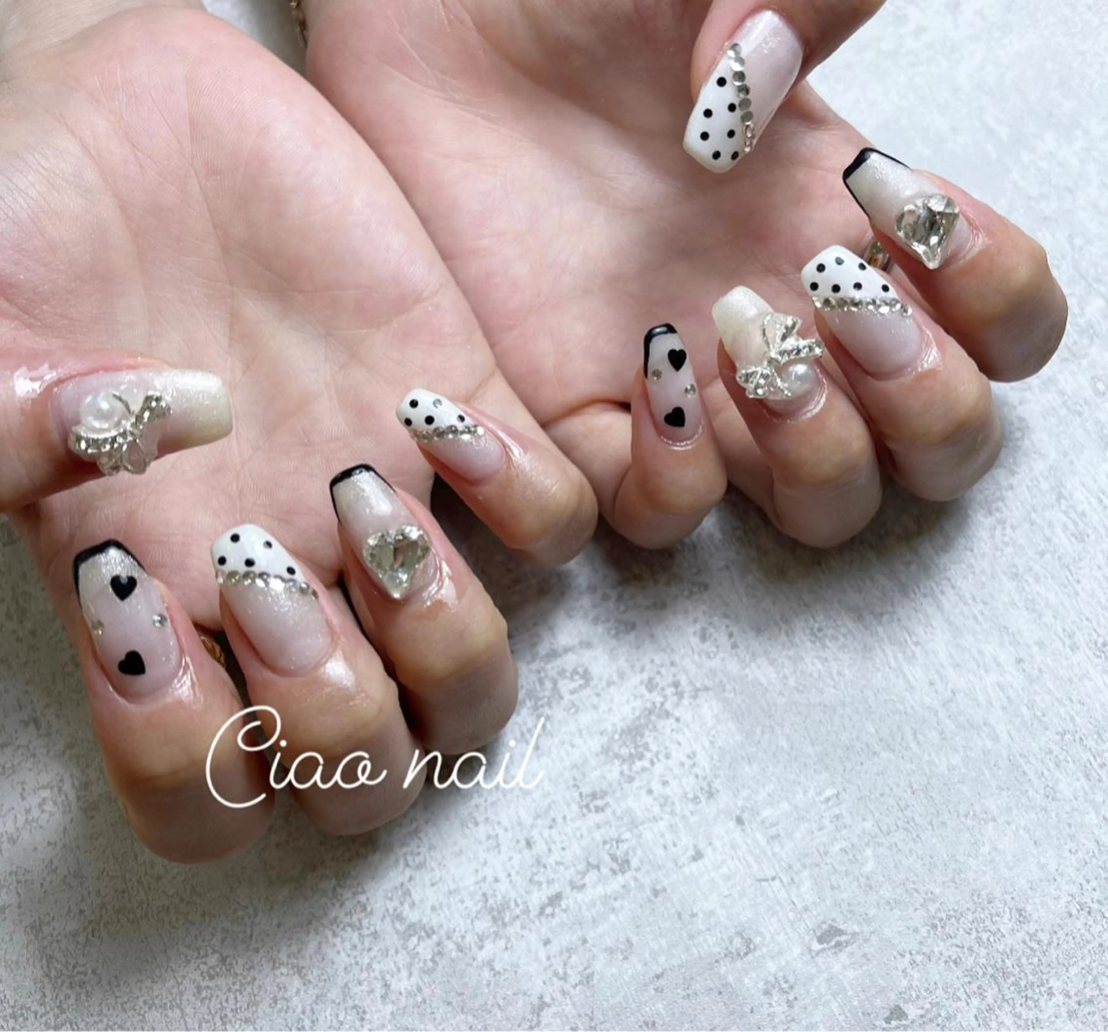 ネイル ドット ハート #Amin nail salonのネイルデザイン