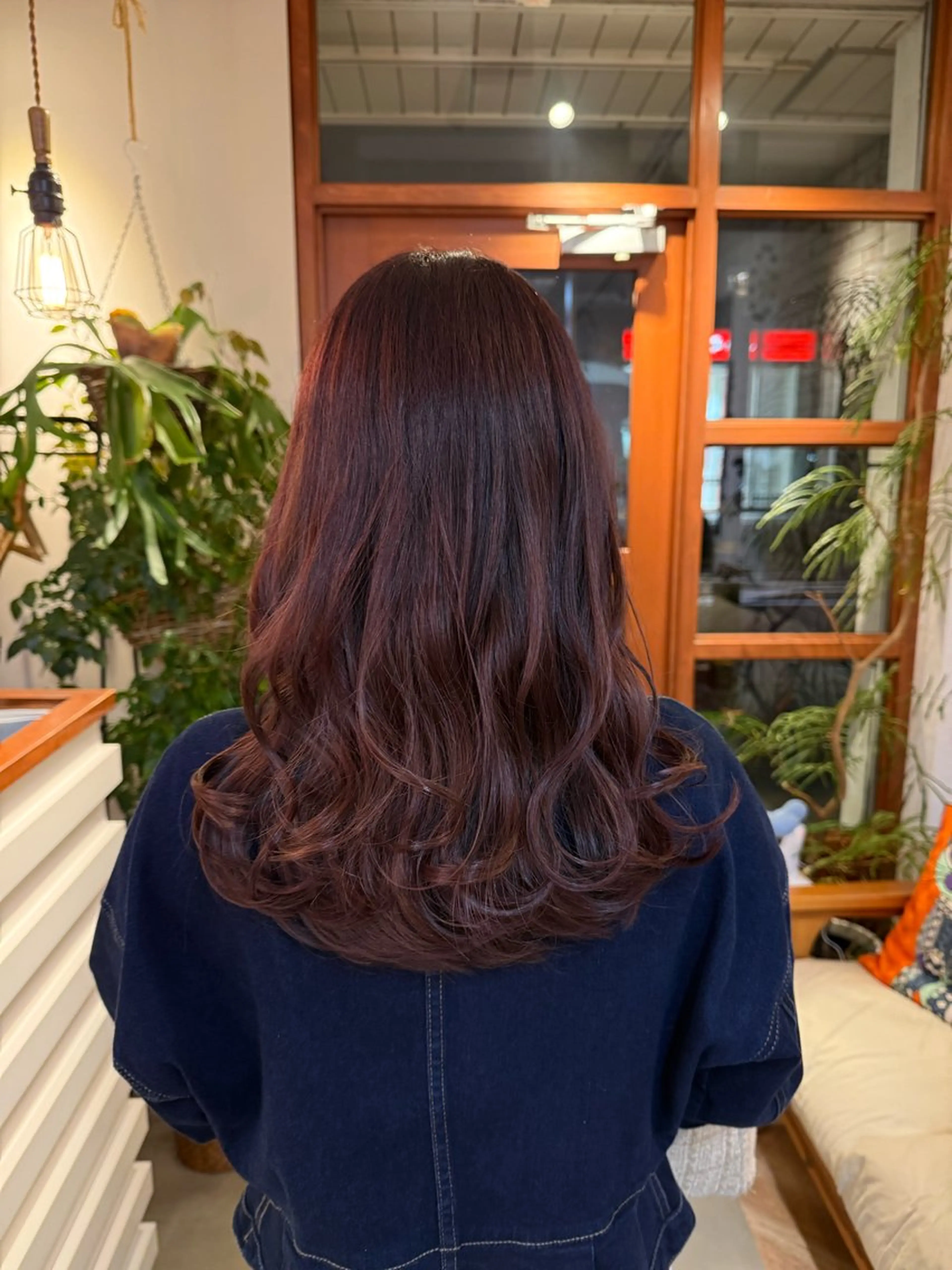 セミロング カラー カシス レッドカラー カット ヘアカラー トリートメント 髪質改善／艶カラー 🫧harunaのヘアスタイル