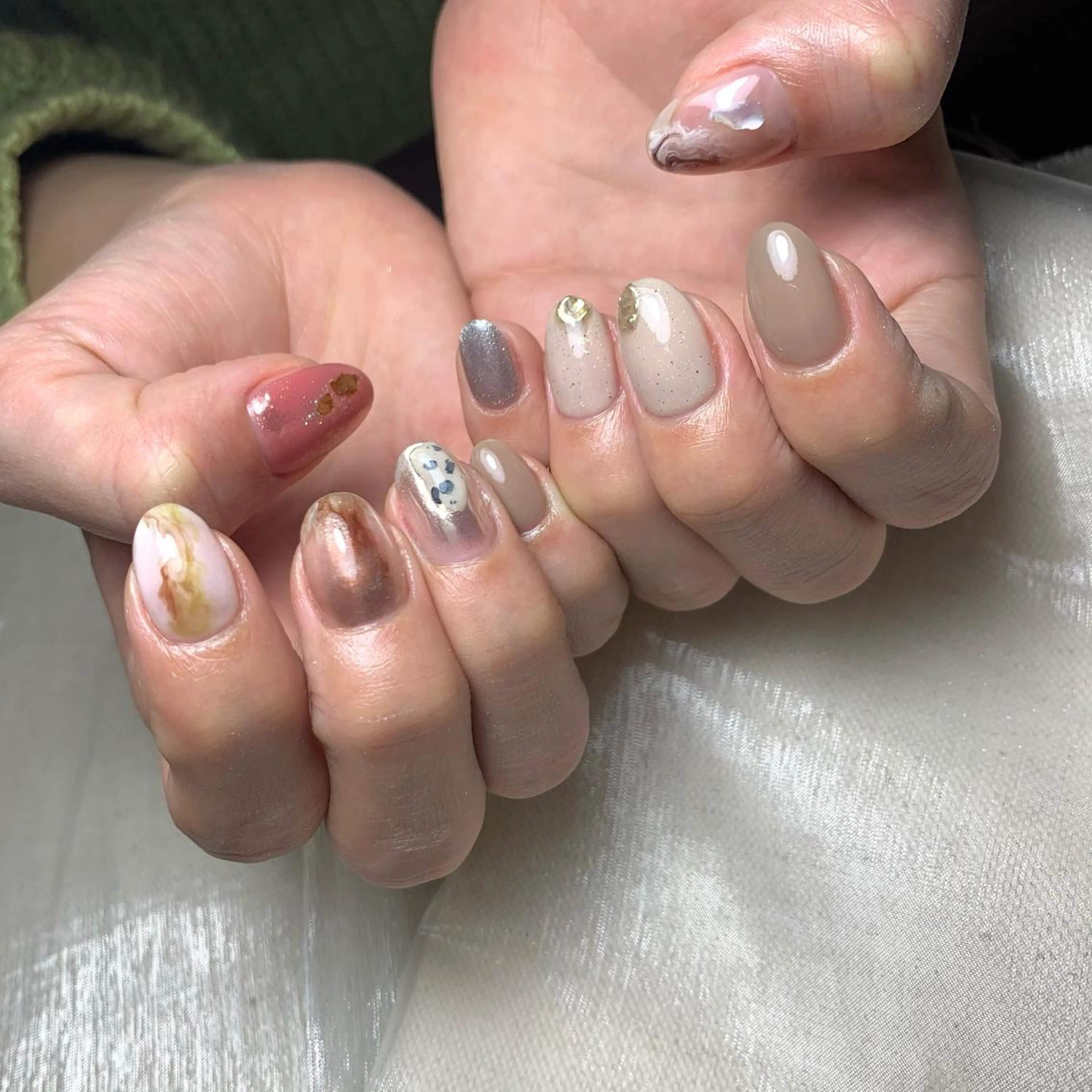 ネイル ハンドネイル 里見 麗のネイルデザイン