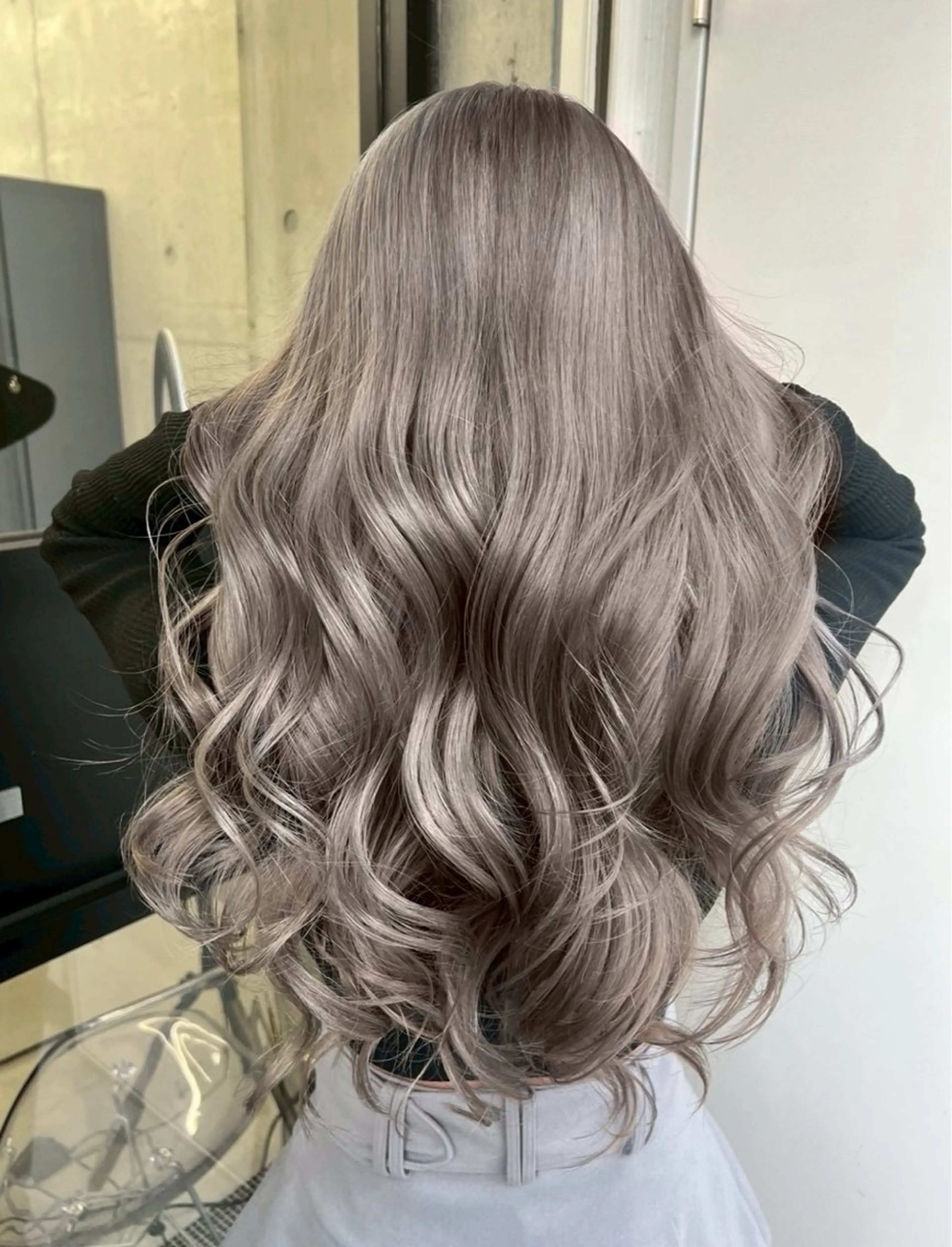 ロング ヘアカラー 大平 琶月のヘアスタイル