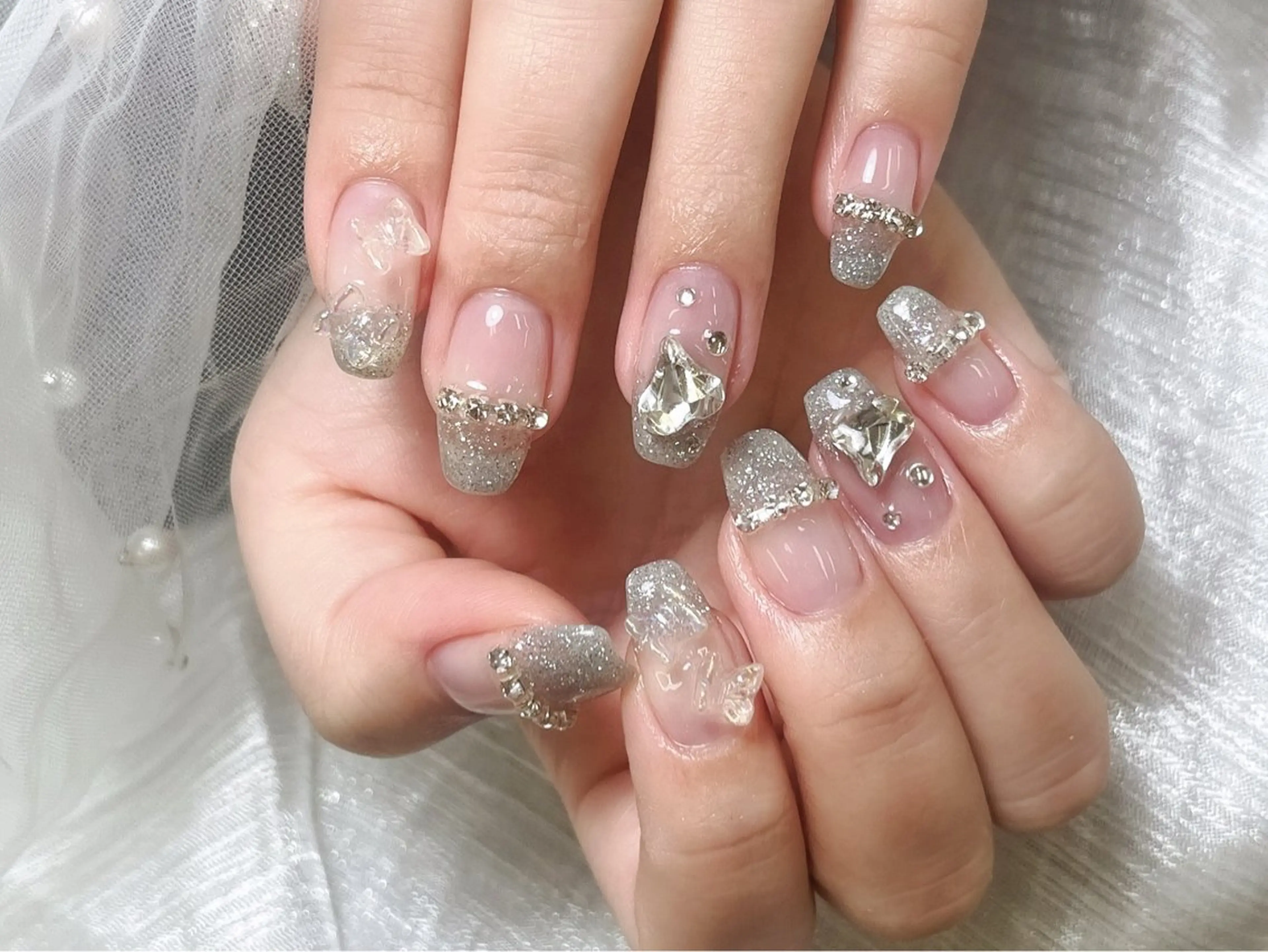 ネイル ワンホンネイル RUBYネイルサロン 9Caratsのネイルデザイン
