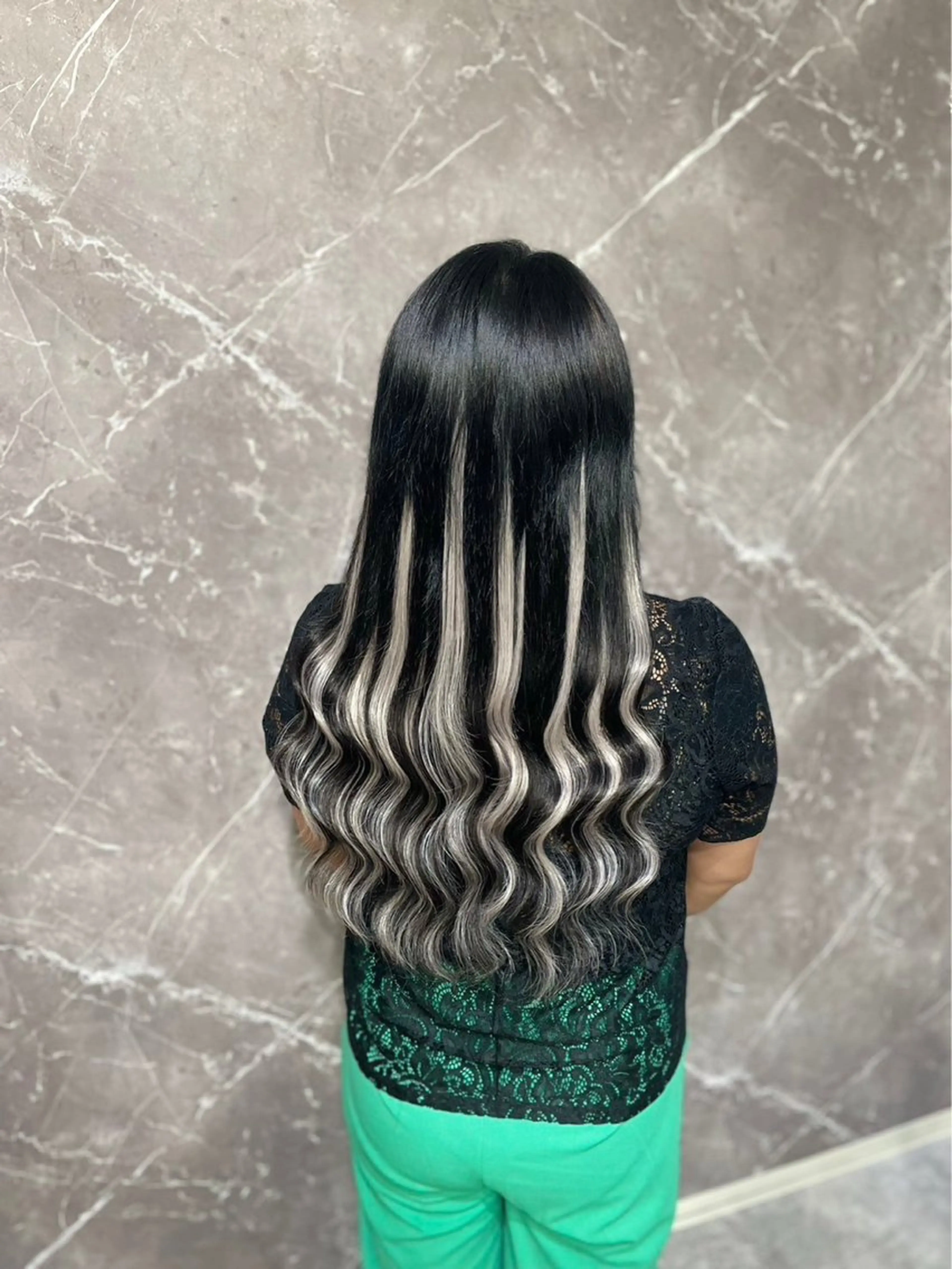 ロング RIN シールエクステのヘアスタイル