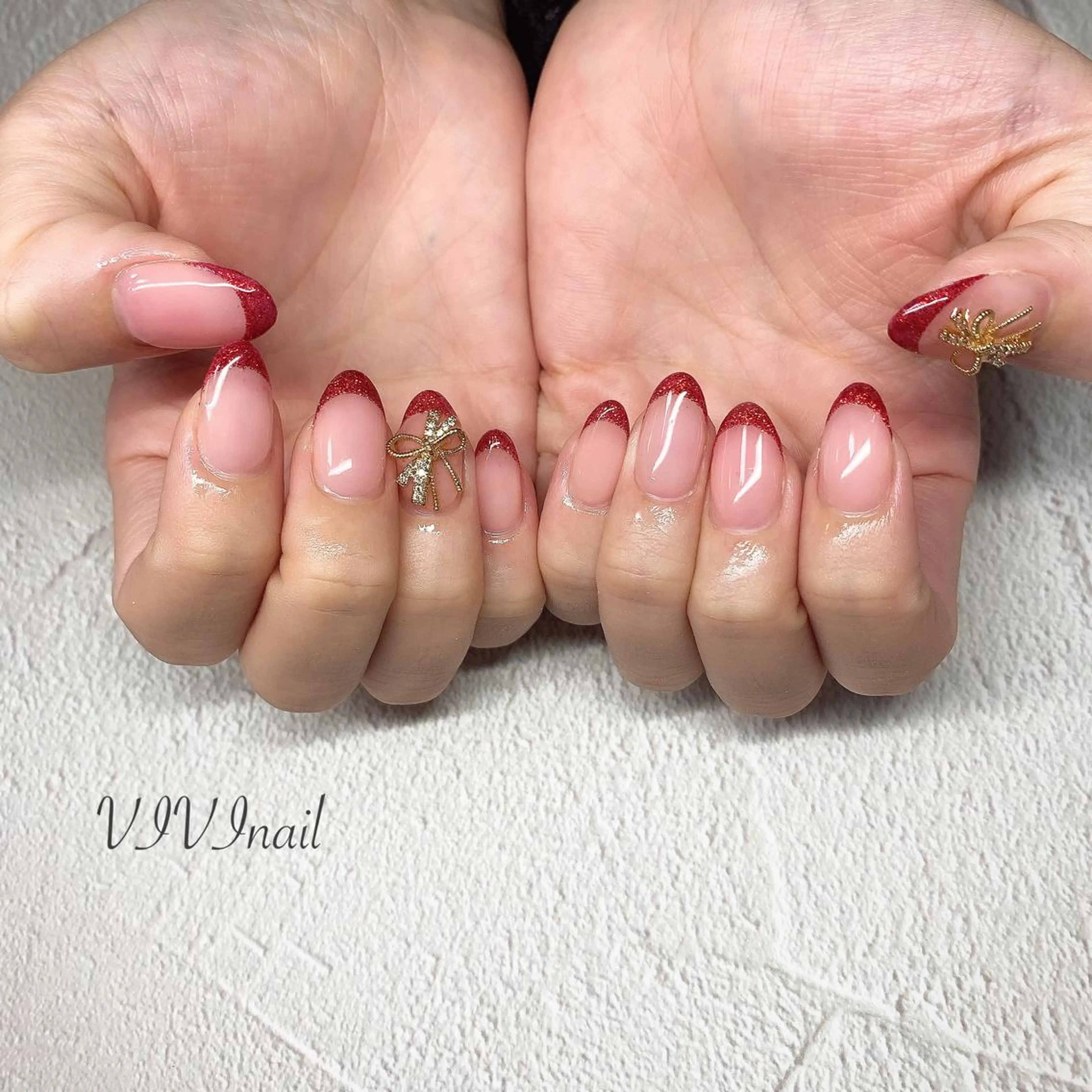 ネイル フレンチネイル ラメ(グリッター) 赤色 ハンドネイル vivi nailのネイルデザイン