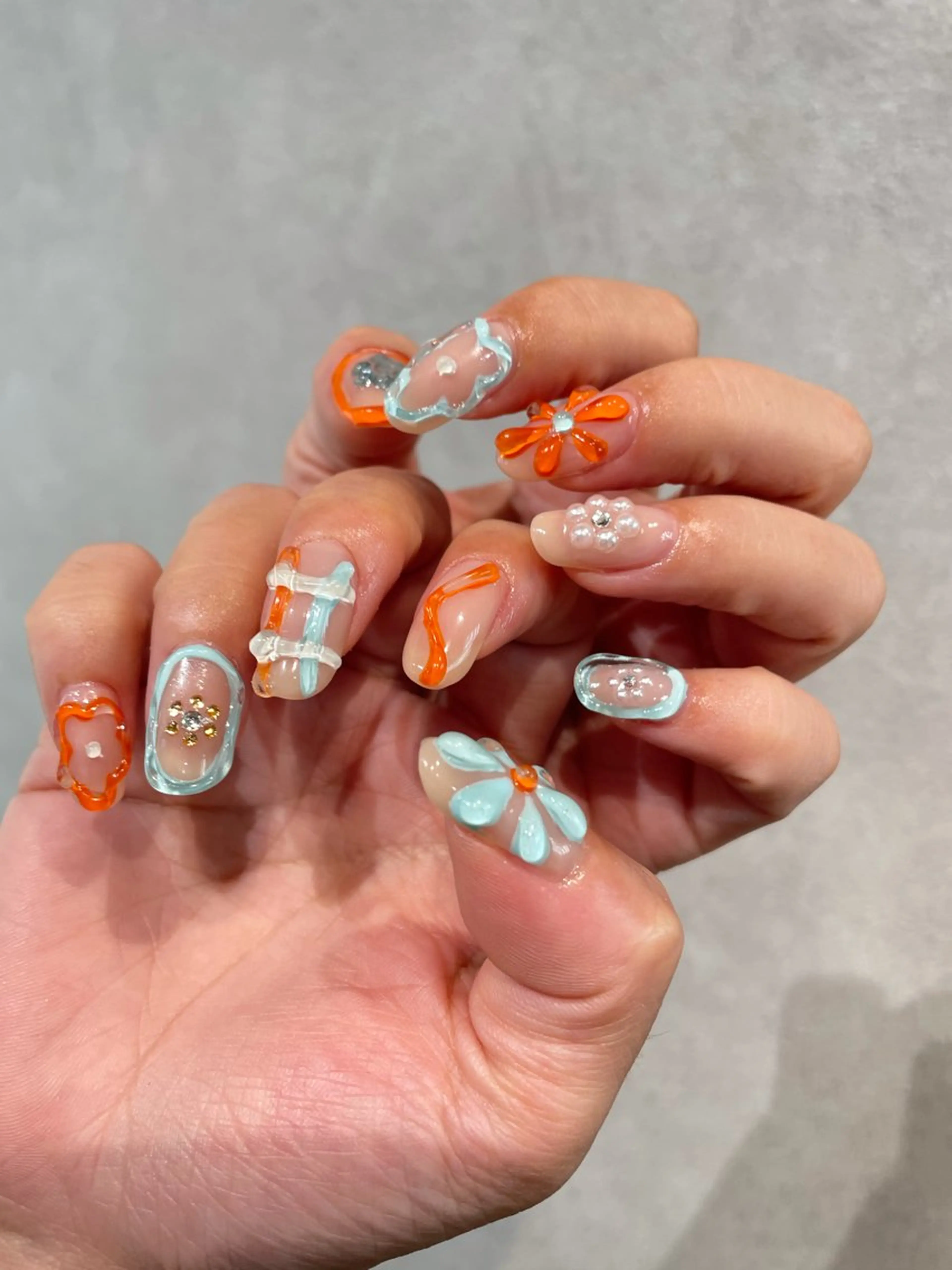 ネイル クリアネイル ぷっくりネイル ハンドネイル ナチュラル透明感🌱 小山美樹子のヘアスタイル