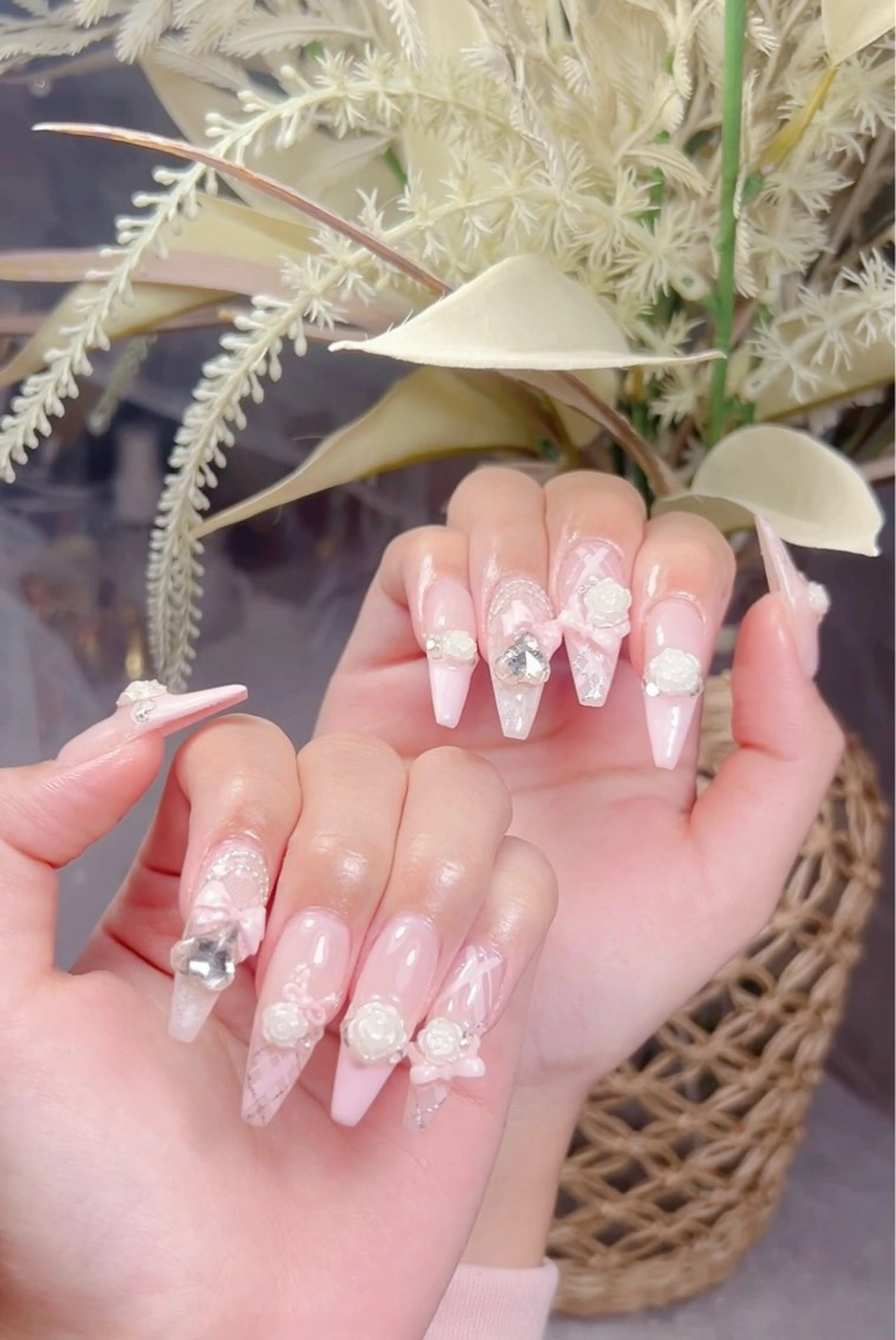 ネイル アートネイル オーロラネイル チークネイル 長さ出し フットネイル ハンドネイル フットネイル ハンドケア Noiranail_ studio川越西口のネイルデザイン