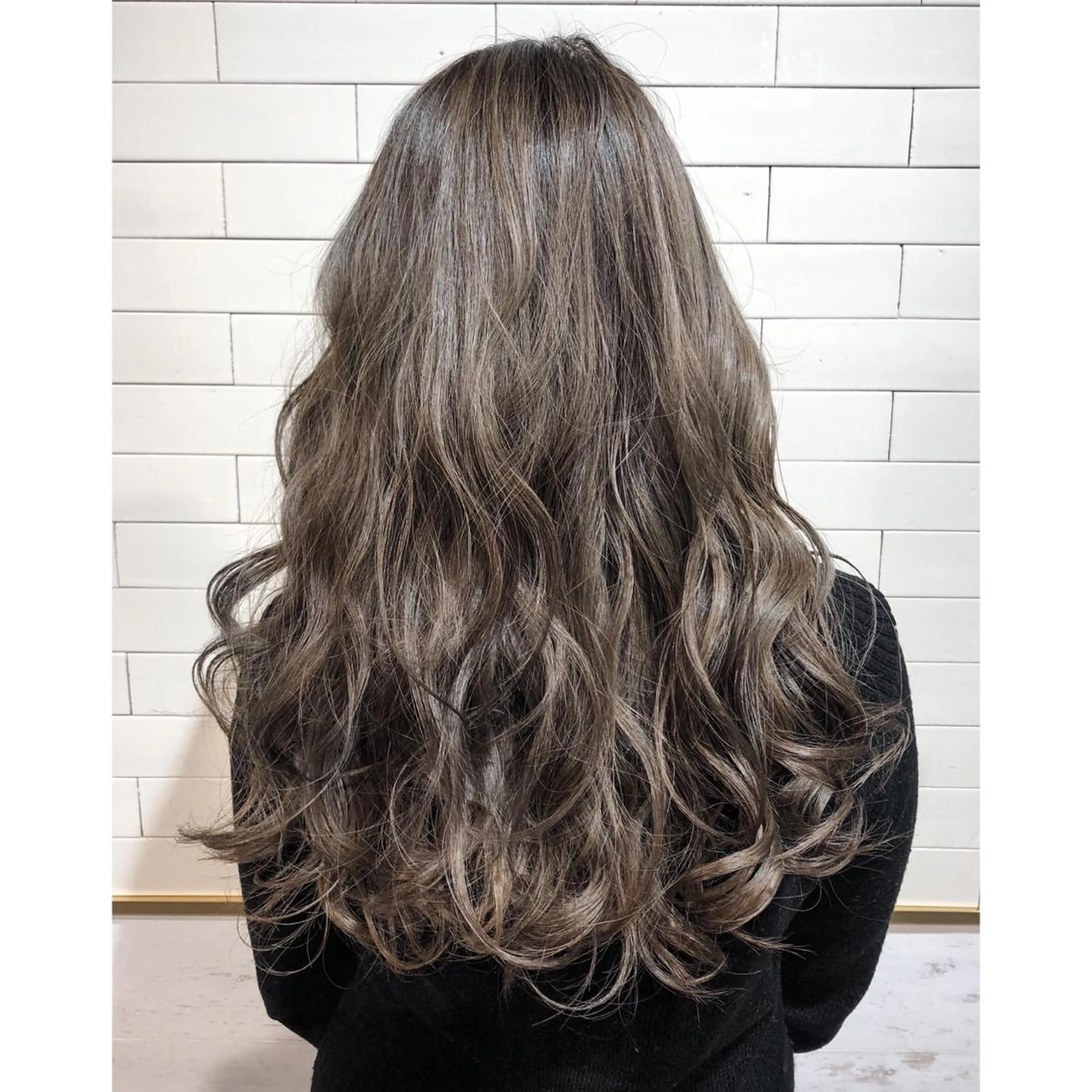 ロング EIGHT plum TOKIOリミテッドのヘアスタイル