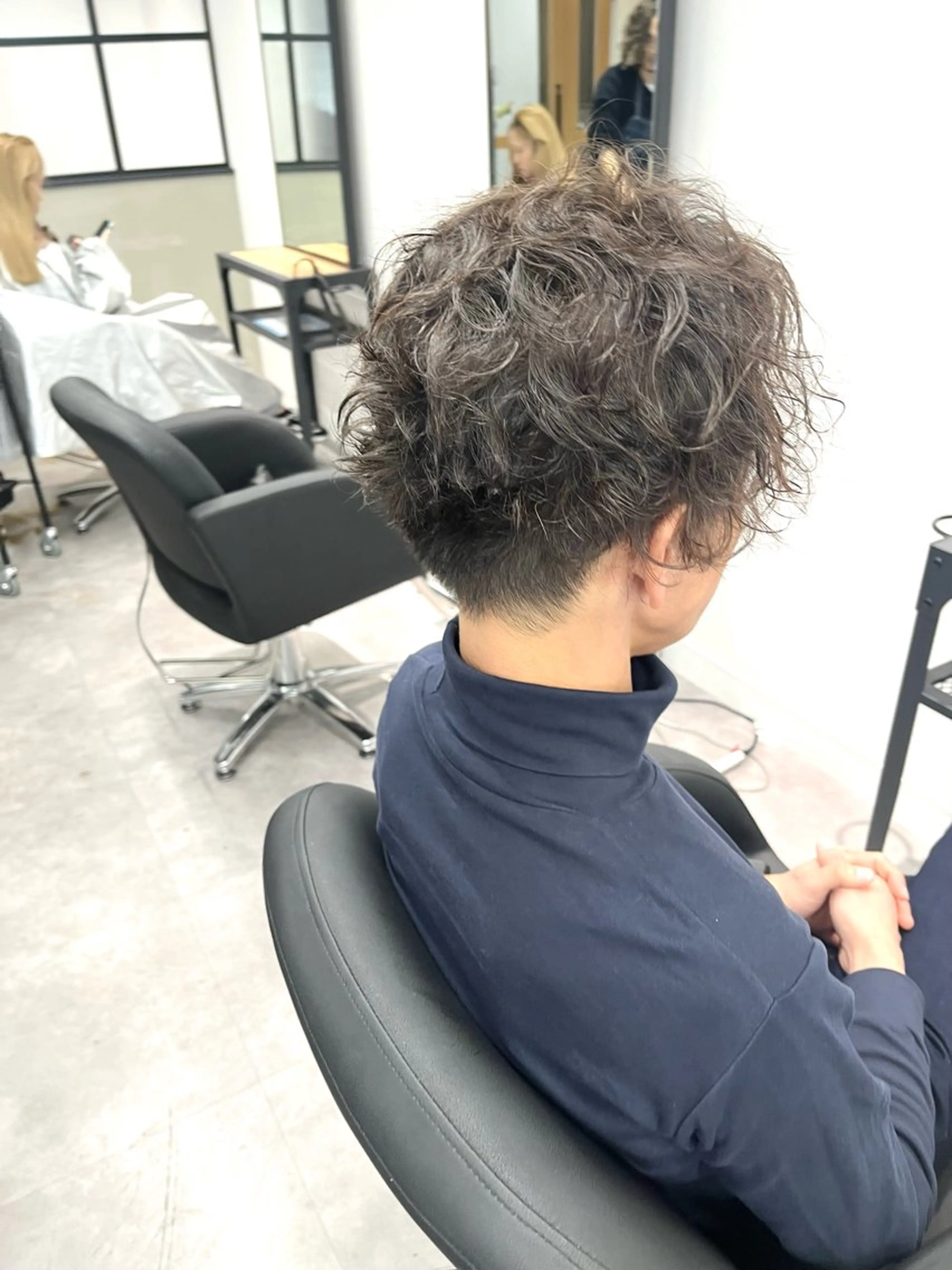 ショート パーマ メンズ 松下 倫子のヘアスタイル