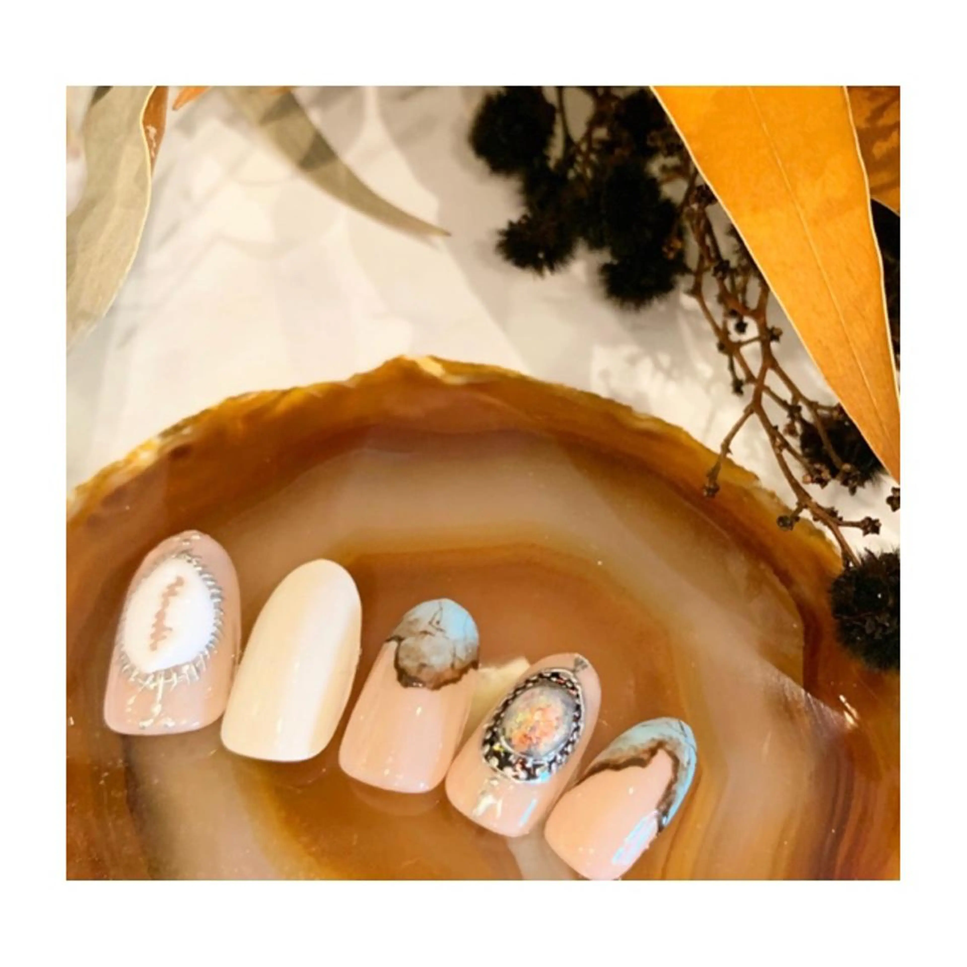 ネイル 駒月 明日香の眉毛・アイブロウイメージ