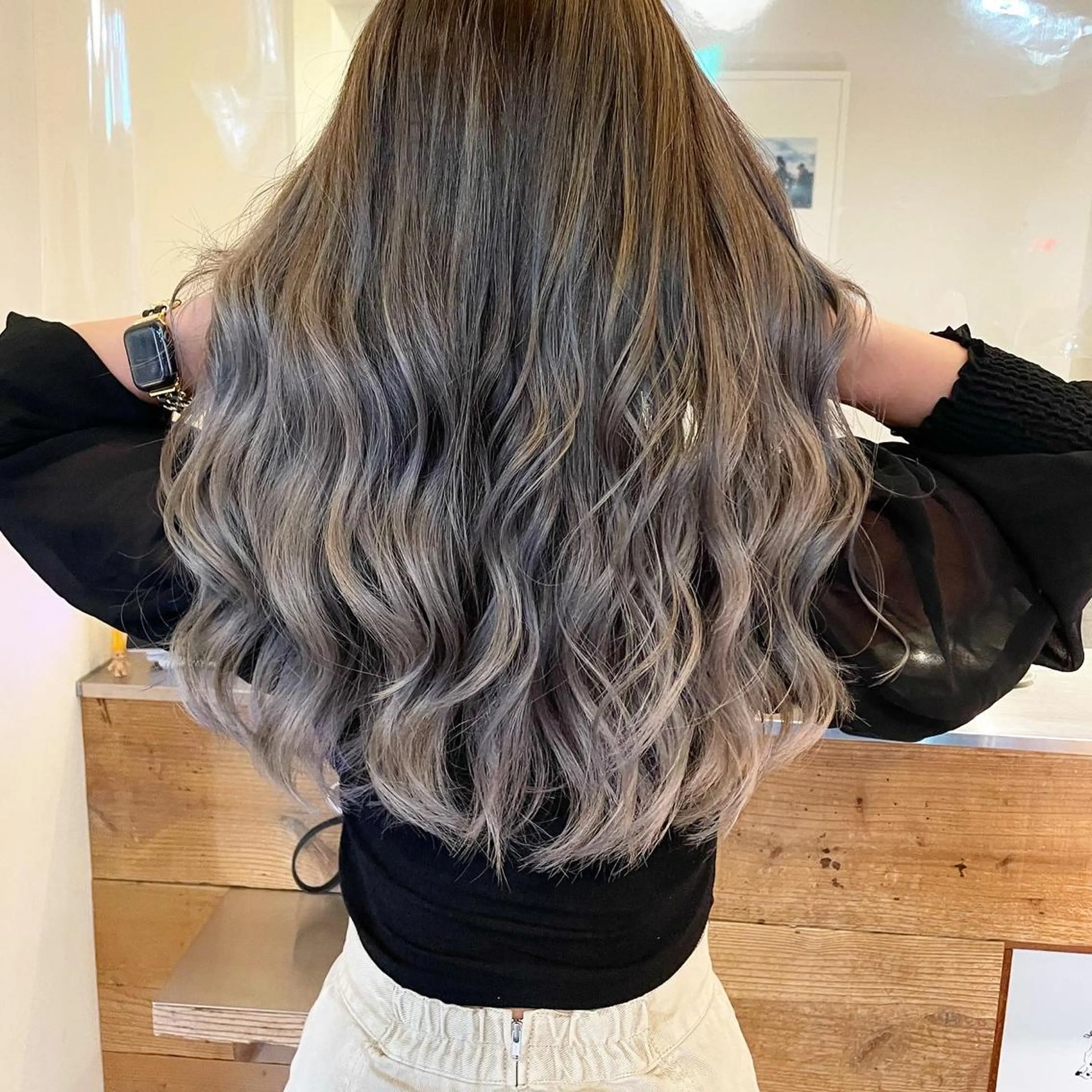 【憧れのスタイルへ】カット+バレイヤージュ(ケアブリーチ)+全体フルカラー+モイストトリートメントの写真